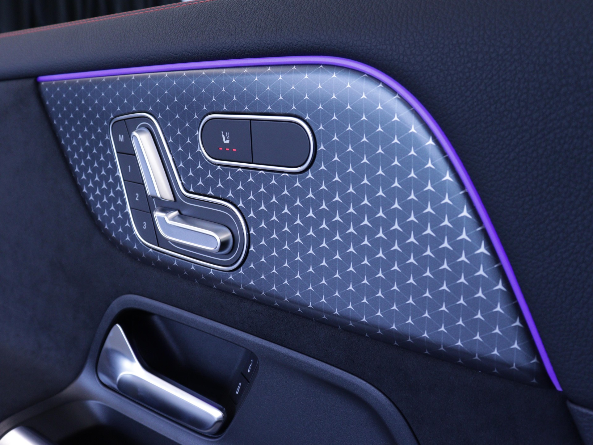 MERCEDES-BENZ GLA 200 Night Star AMG Line-image-9