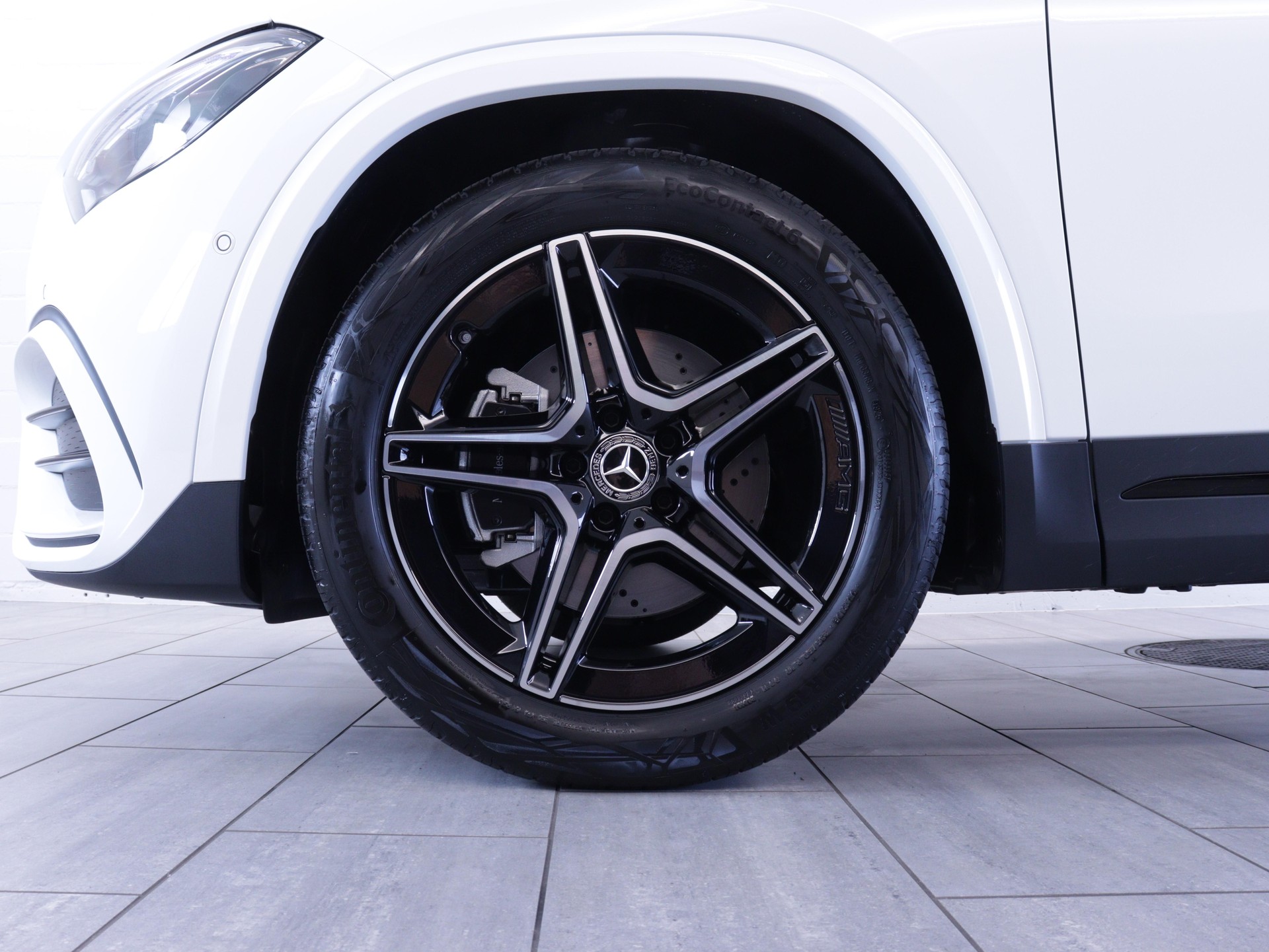 MERCEDES-BENZ GLA 200 Night Star AMG Line-image-13
