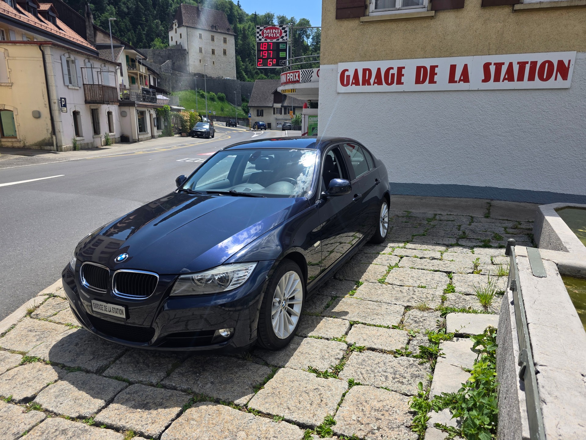 BMW 320d xDrive-image-0