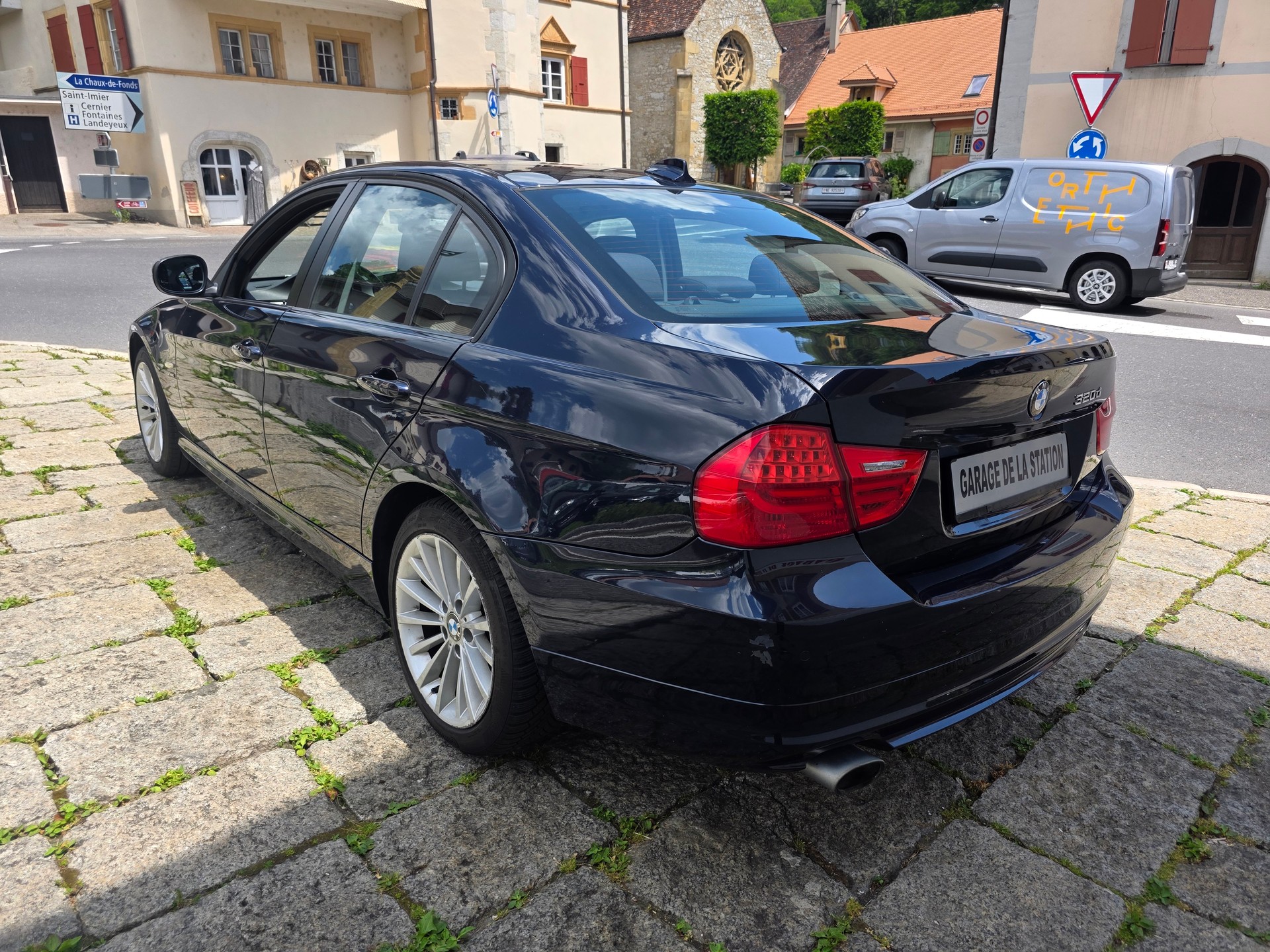 BMW 320d xDrive-image-5