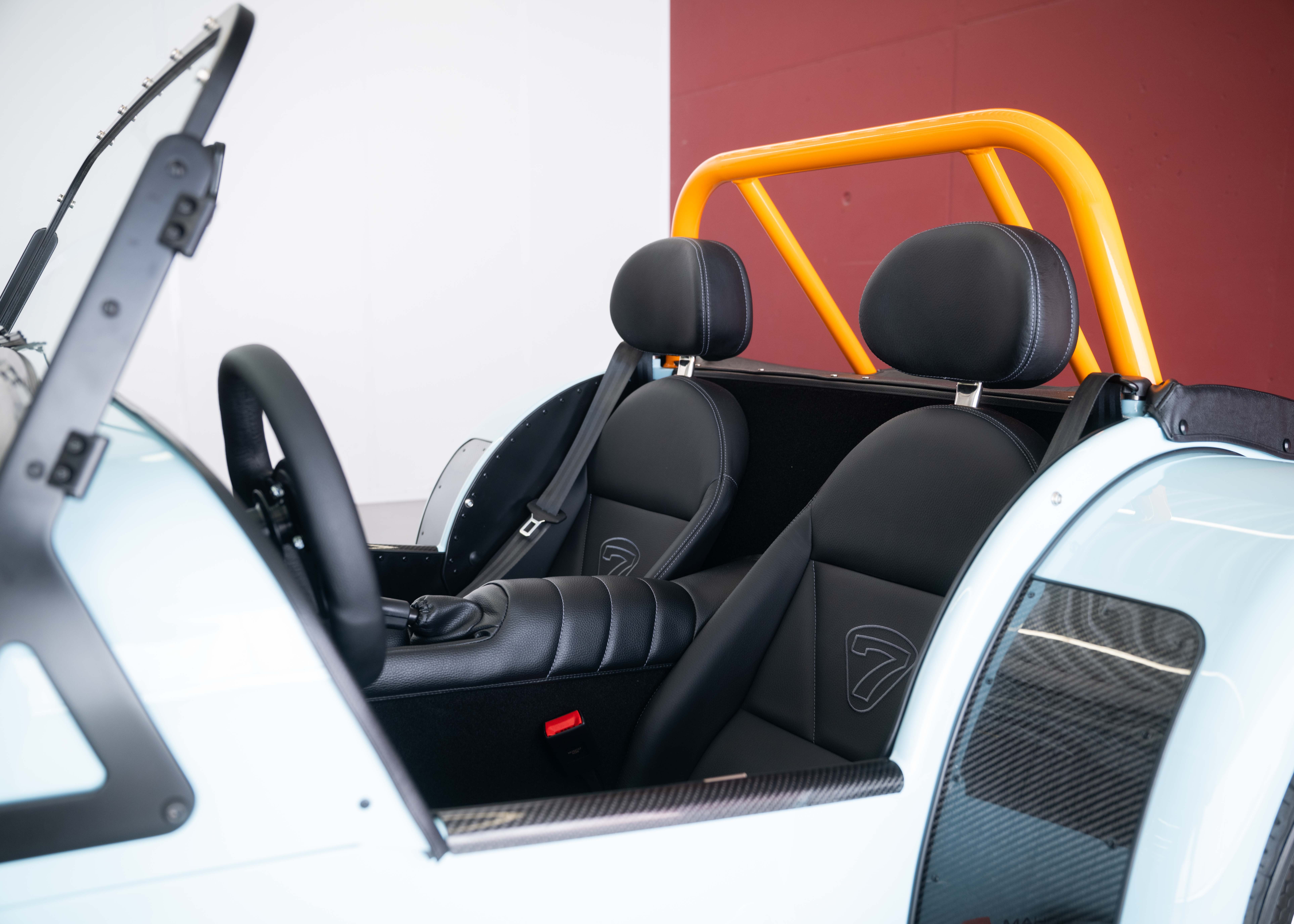 Image CATERHAM SEVEN Seven 170S (MY26, Swiss new car, Gulf Blue paint, 24-month factory warranty)
