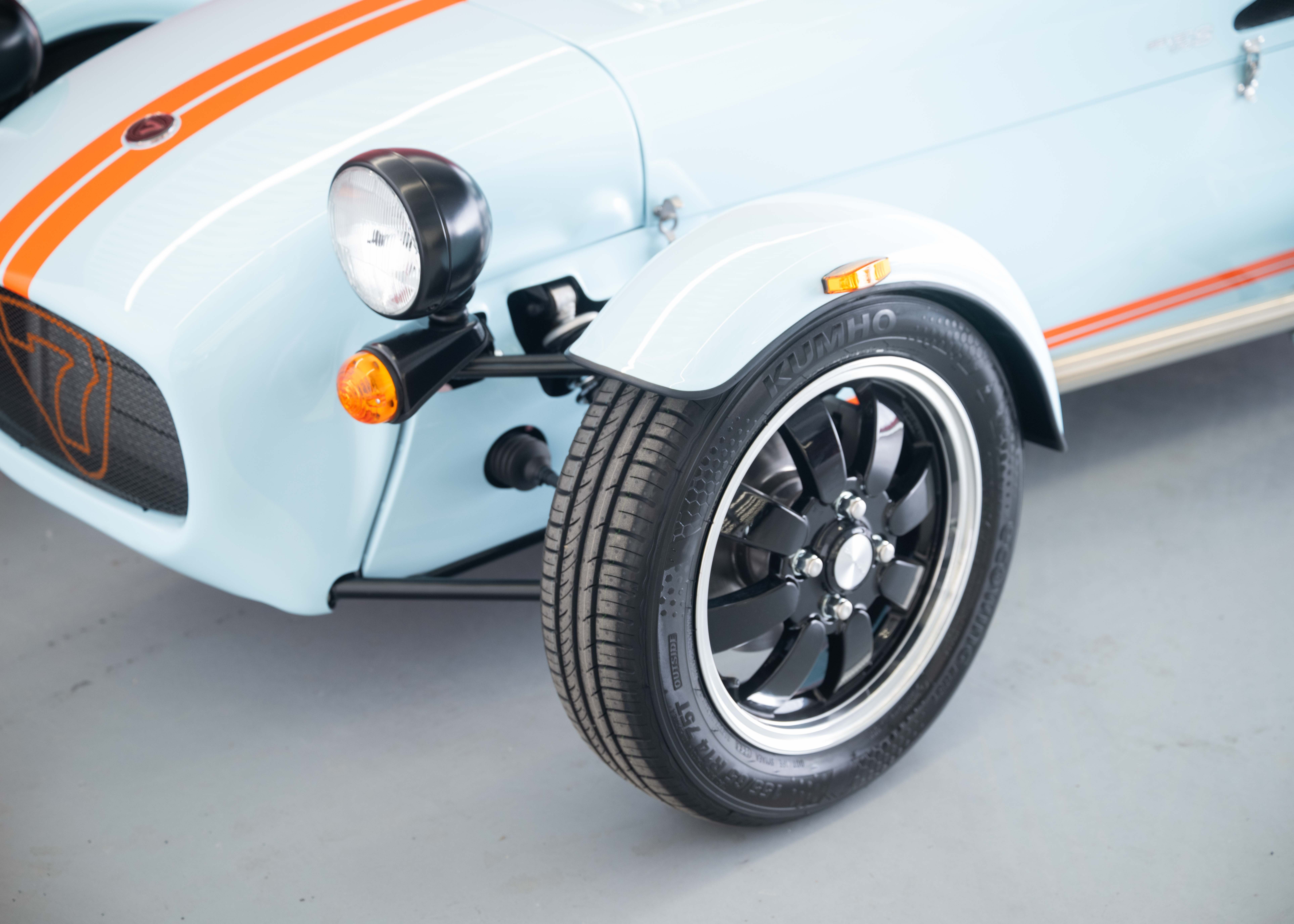Image CATERHAM SEVEN Seven 170S (MY26, Swiss new car, Gulf Blue paint, 24-month factory warranty)