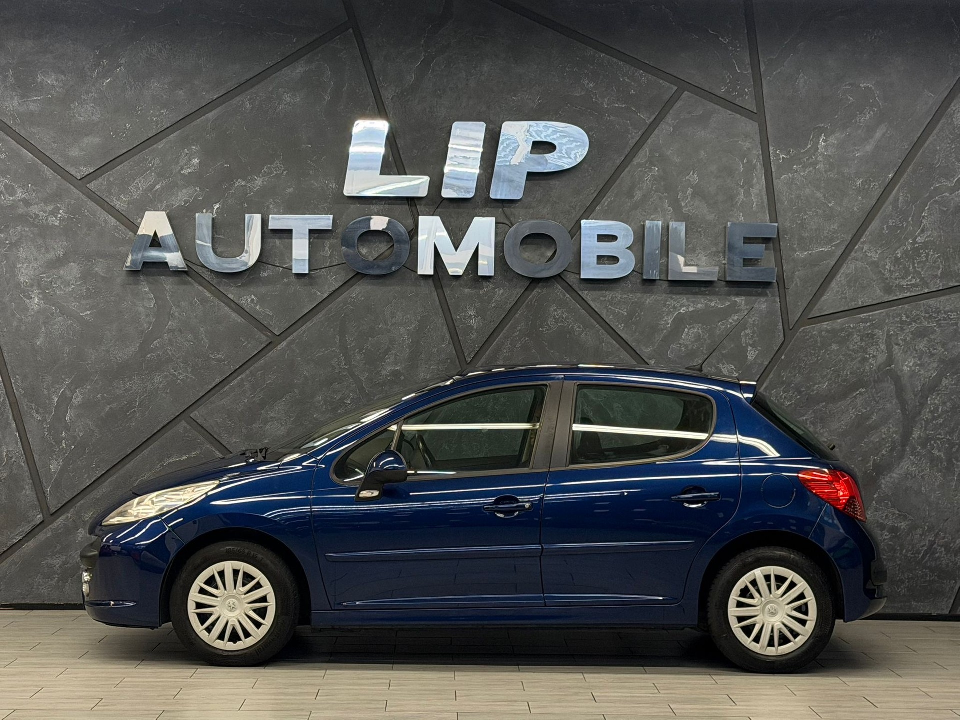 PEUGEOT 207 1.6 16V XT-image-4
