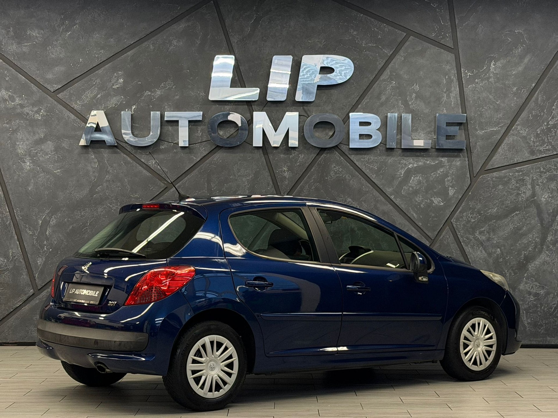 PEUGEOT 207 1.6 16V XT-image-6