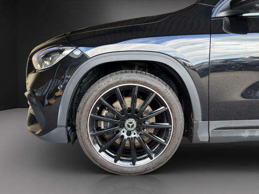 MERCEDES-BENZ GLA 250 AMG Line 4Matic-image-4