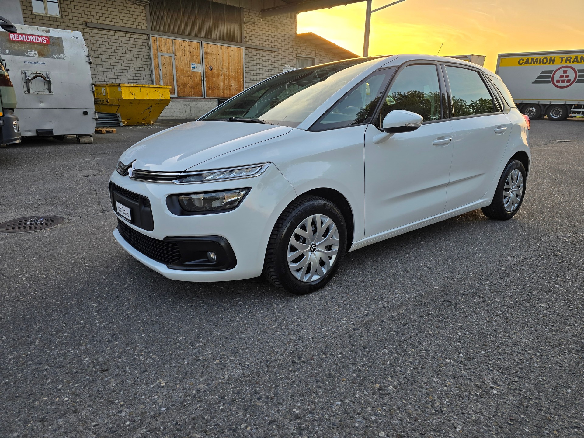 CITROEN C4 Picasso 1.6 BlueHDi Feel Edition EAT6-image-2
