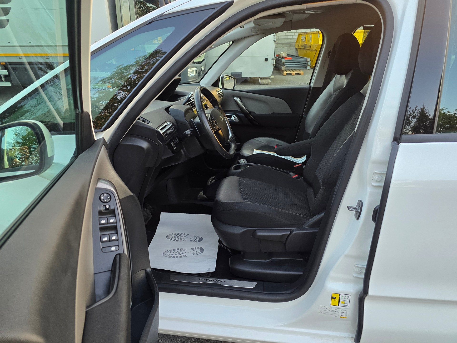 CITROEN C4 Picasso 1.6 BlueHDi Feel Edition EAT6-image-12