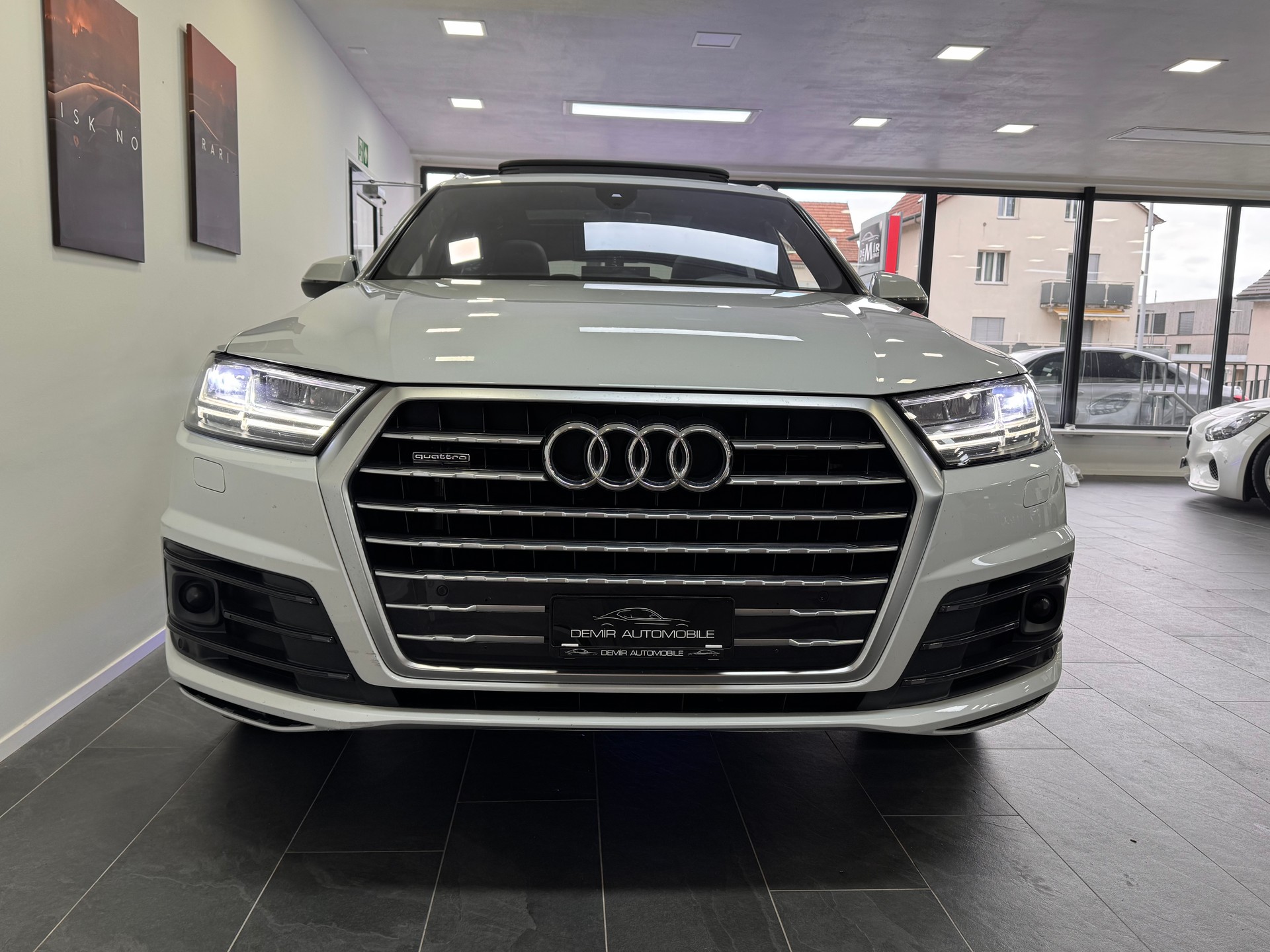 AUDI Q7 3.0 TDI quattro tiptronic *S-Line / Panorama / 7 Sitzer / Bose Soundsystem / AHK / Hinterachslenkung*-image-1