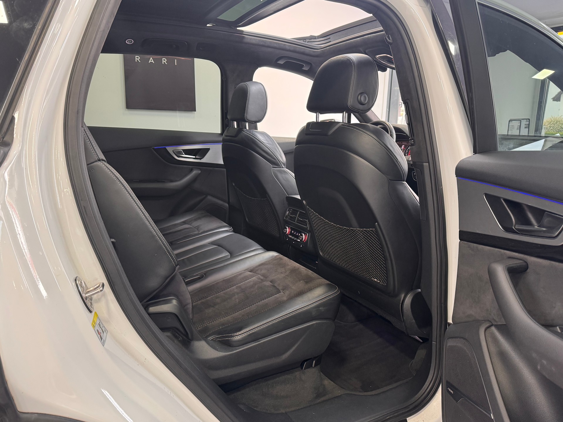 AUDI Q7 3.0 TDI quattro tiptronic *S-Line / Panorama / 7 Sitzer / Bose Soundsystem / AHK / Hinterachslenkung*-image-9
