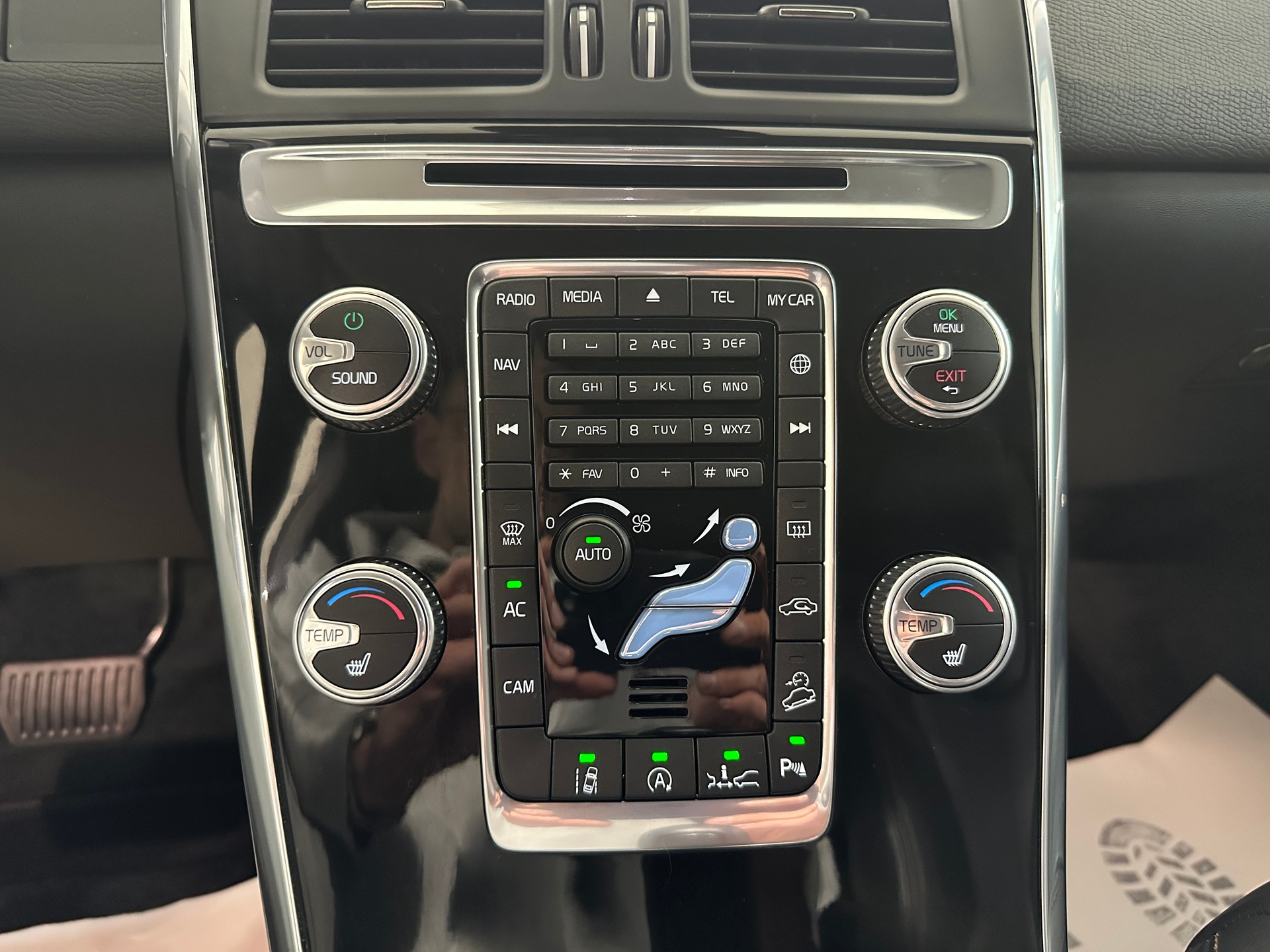 VOLVO XC60 T5 AWD Summum Geartronic-image-22