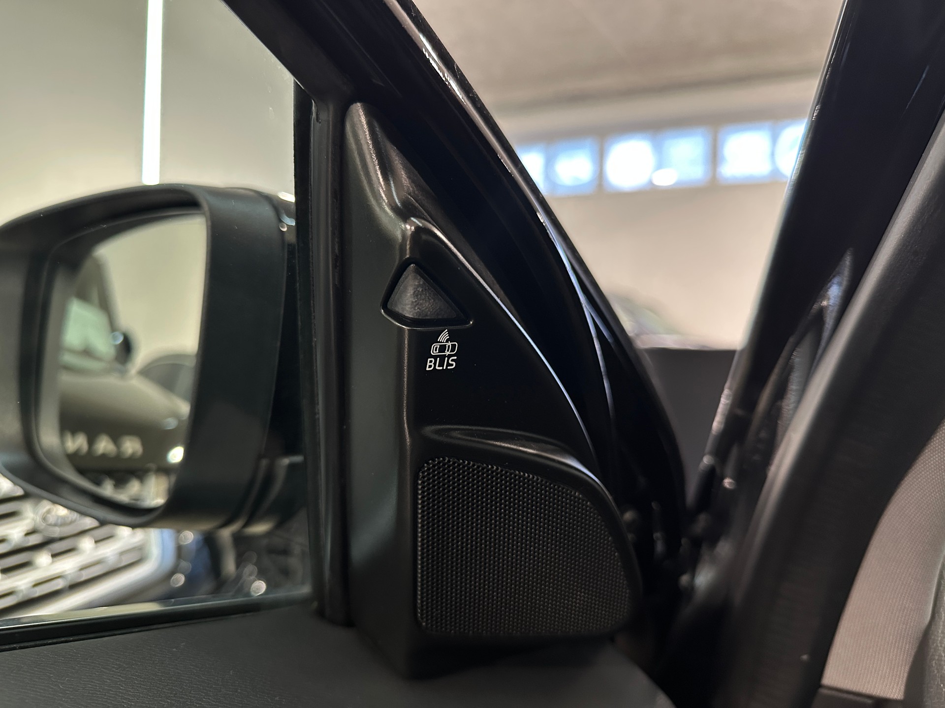 VOLVO XC60 T5 AWD Summum Geartronic-image-27