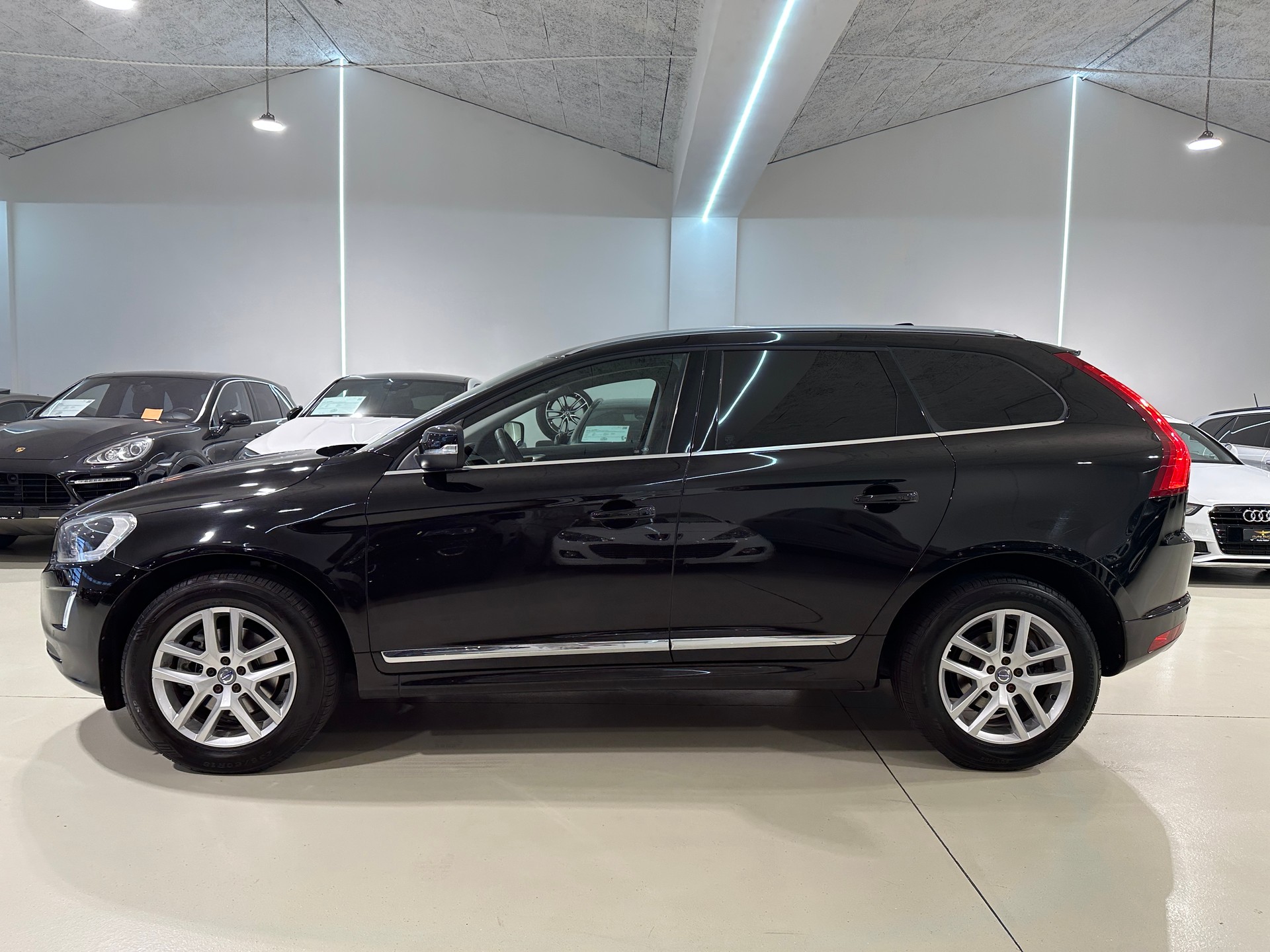 VOLVO XC60 T5 AWD Summum Geartronic-image-4