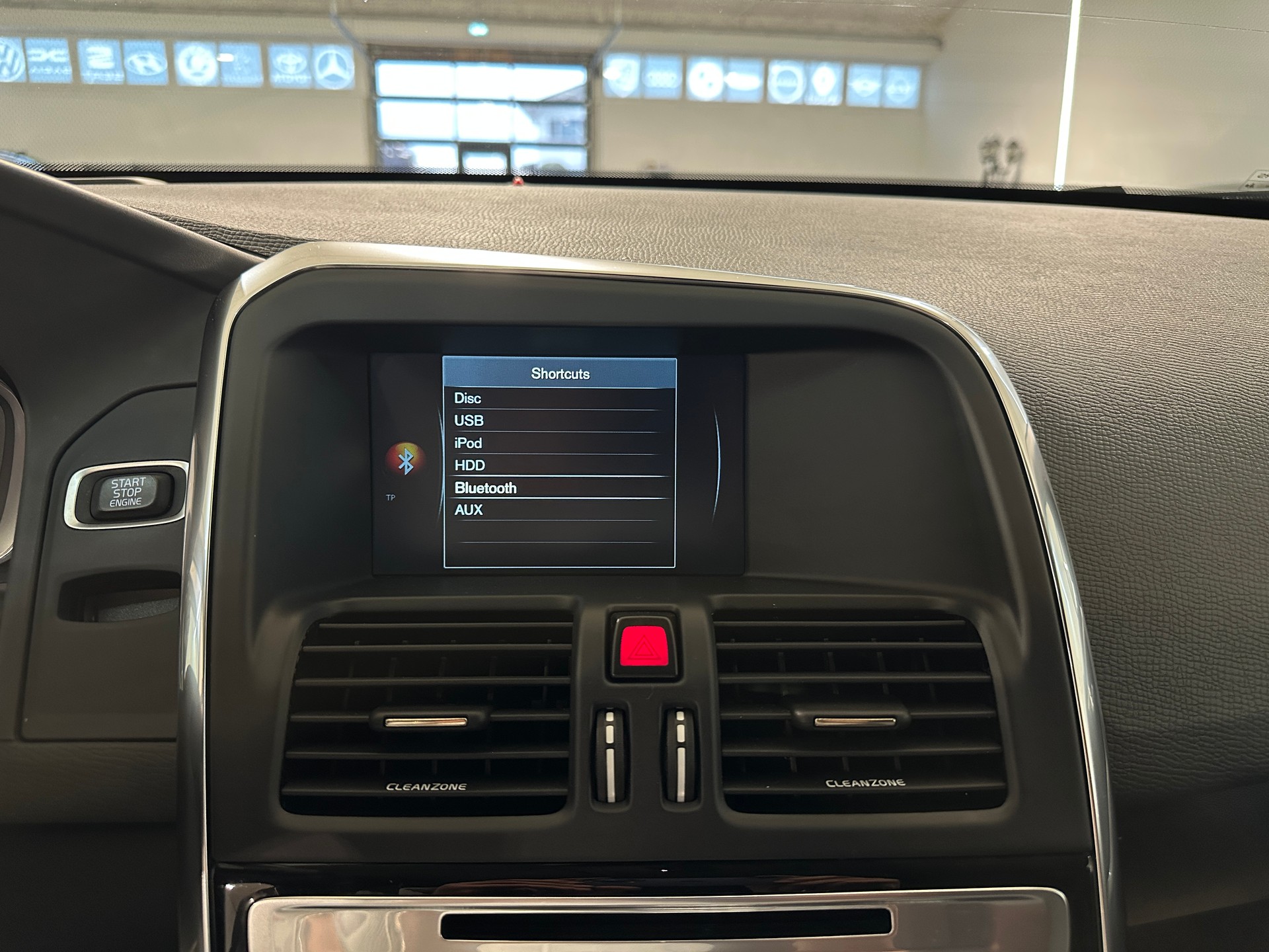 VOLVO XC60 T5 AWD Summum Geartronic-image-21