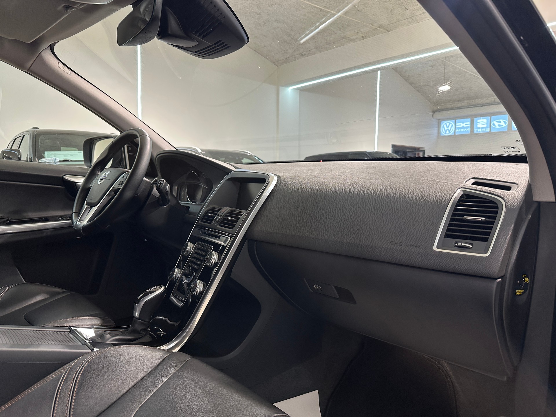 VOLVO XC60 T5 AWD Summum Geartronic-image-17
