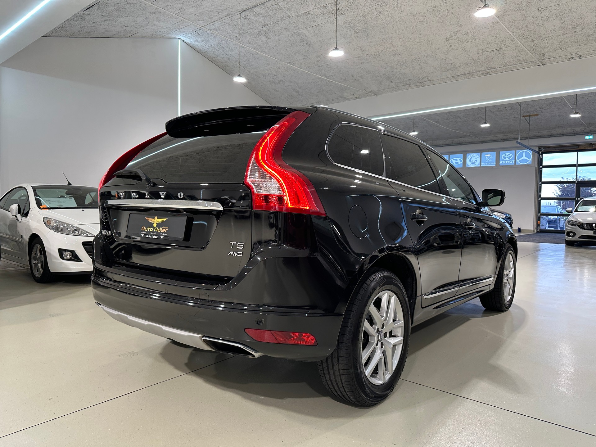 VOLVO XC60 T5 AWD Summum Geartronic-image-9