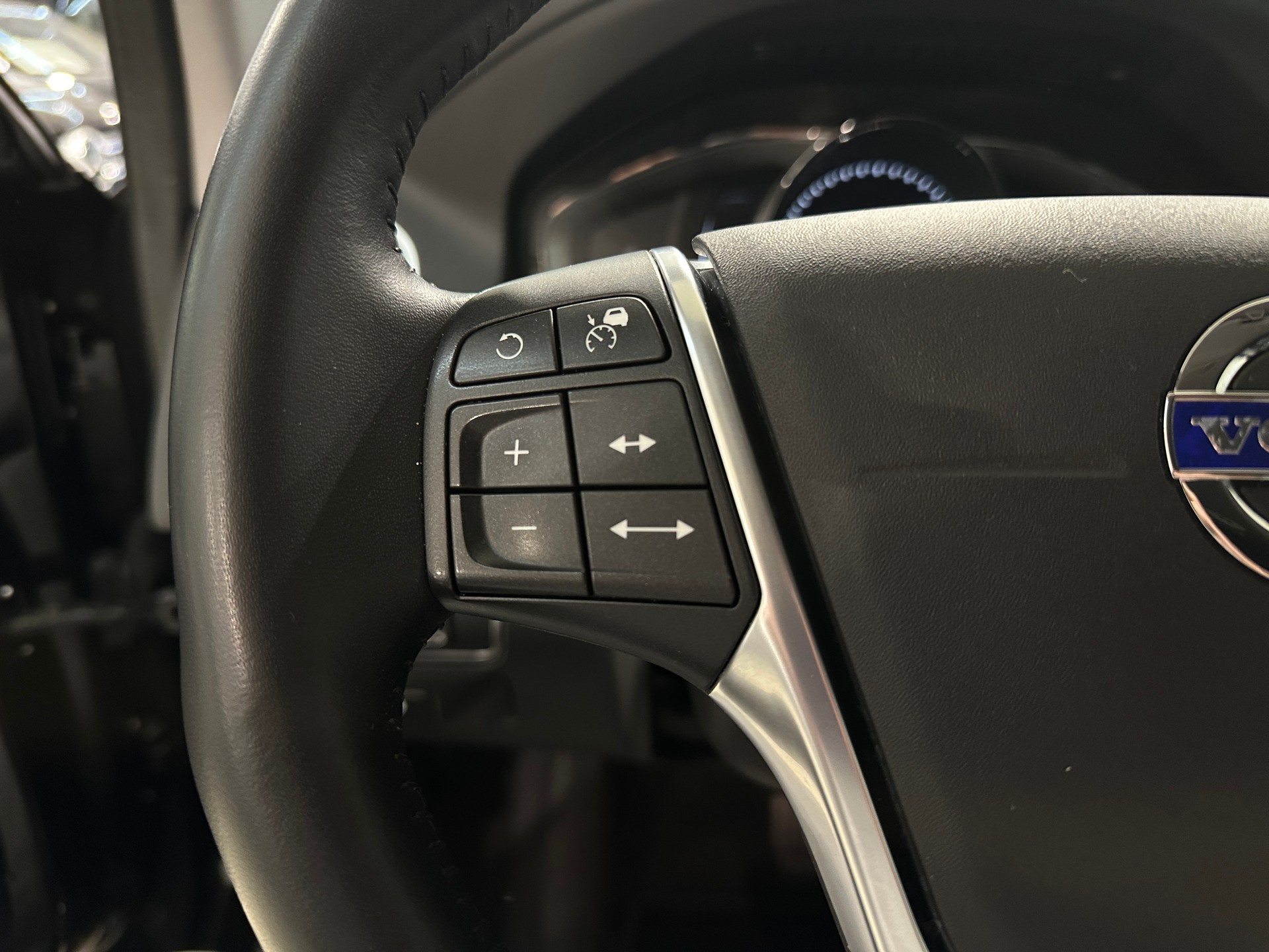 VOLVO XC60 T5 AWD Summum Geartronic-image-26
