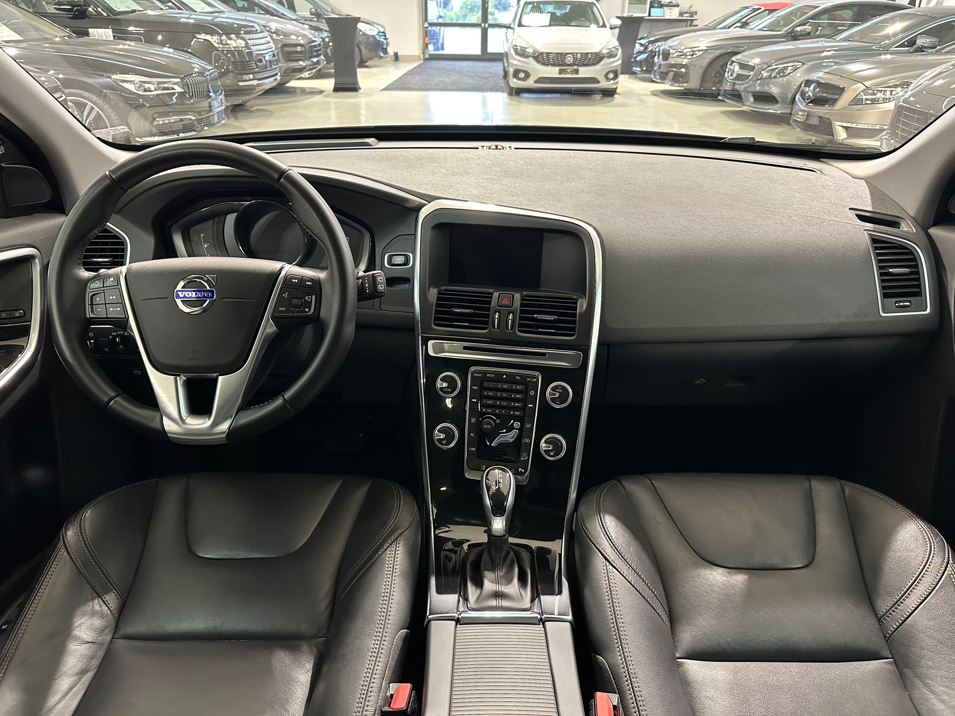 VOLVO XC60 T5 AWD Summum Geartronic-image-16