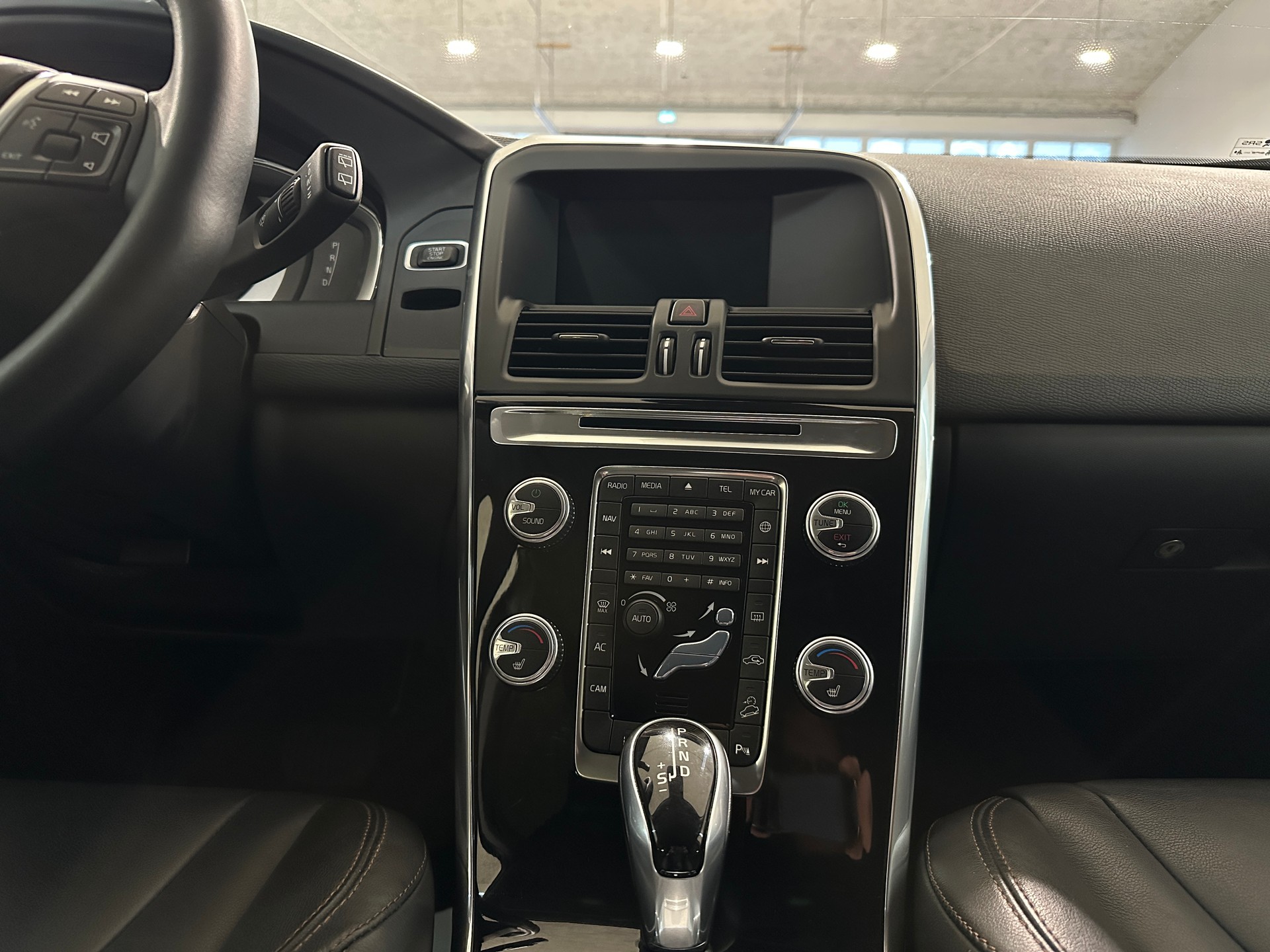 VOLVO XC60 T5 AWD Summum Geartronic-image-18