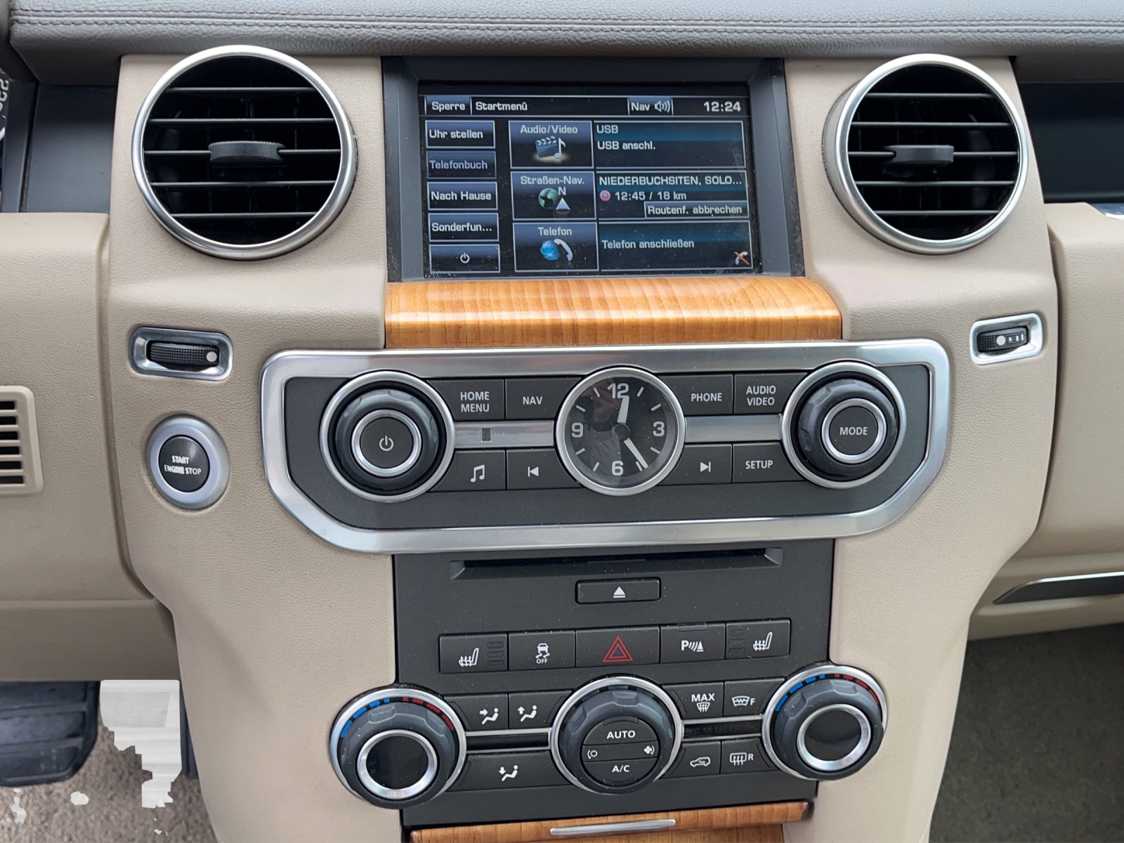 LAND ROVER Discovery 3.0 SDV6 HSE Automatic-image-10