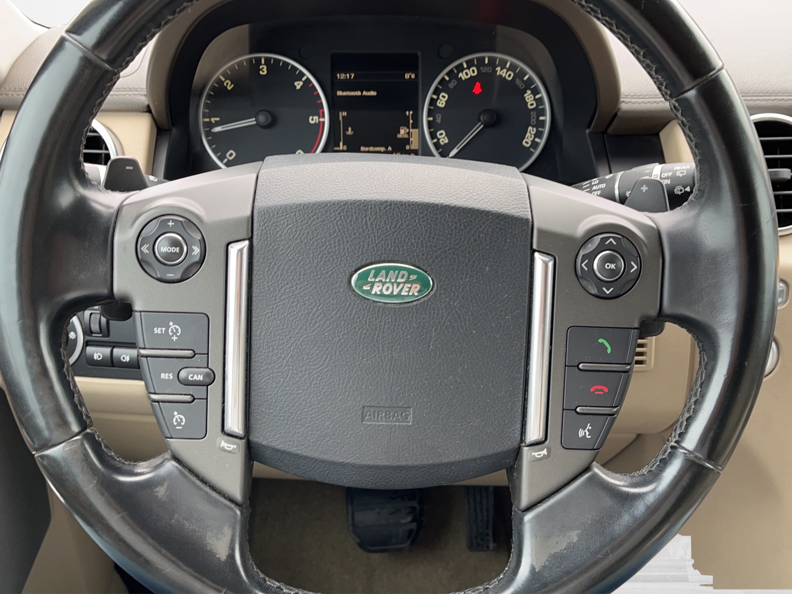 LAND ROVER Discovery 3.0 SDV6 HSE Automatic-image-7
