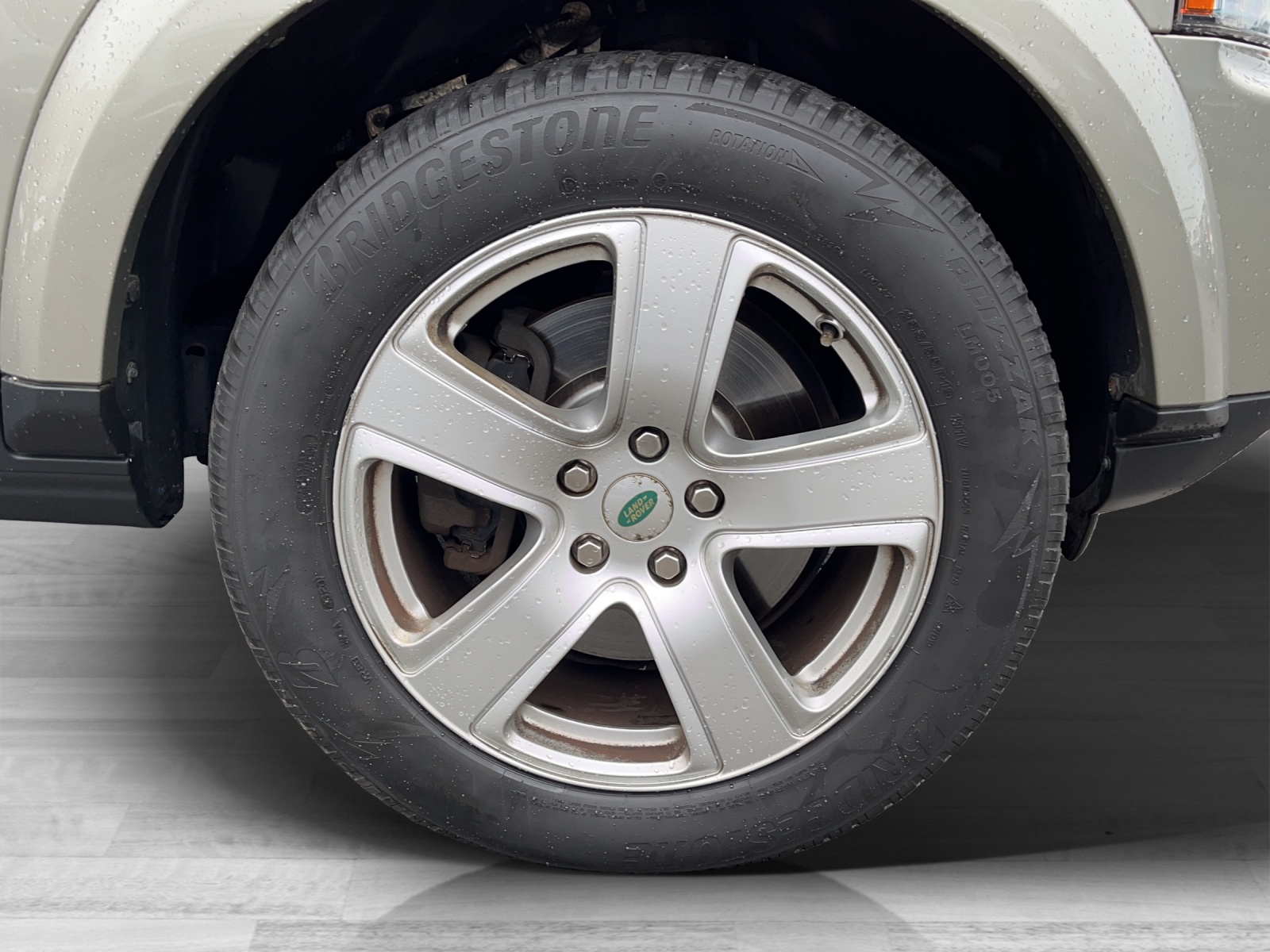 LAND ROVER Discovery 3.0 SDV6 HSE Automatic-image-15