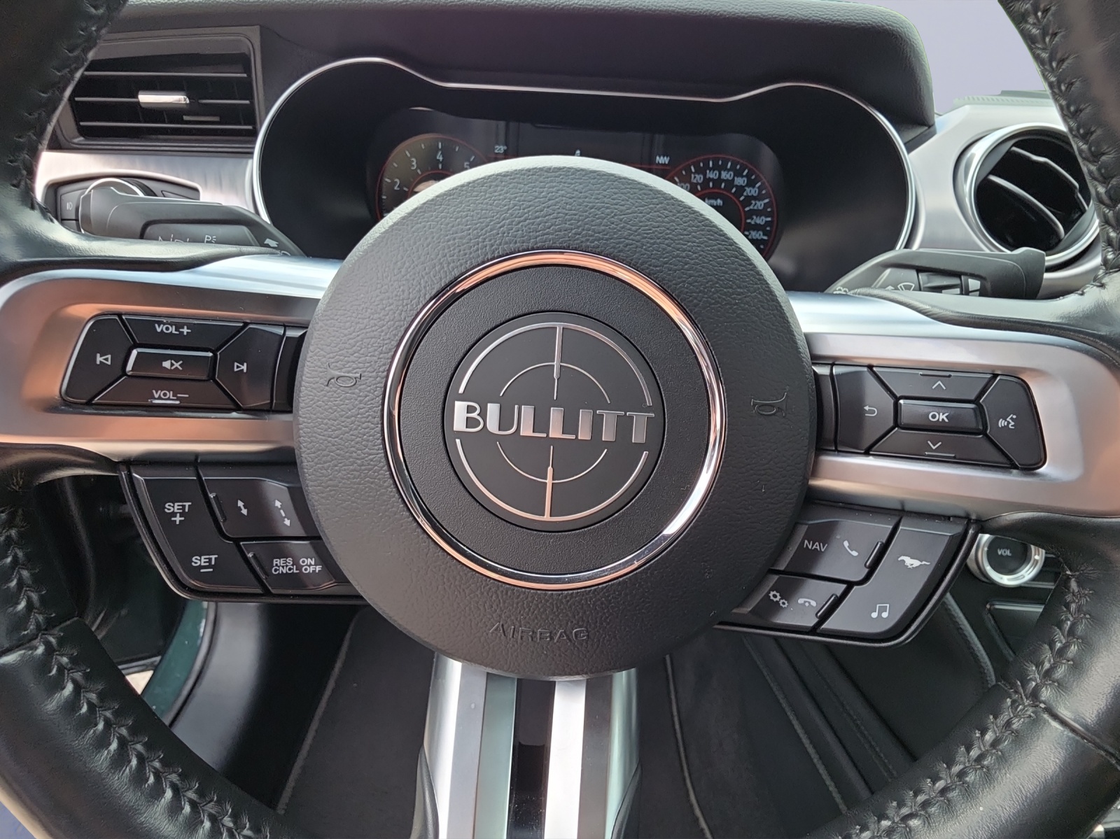 FORD Mustang Coupé 5.0 V8 Bullitt-image-13