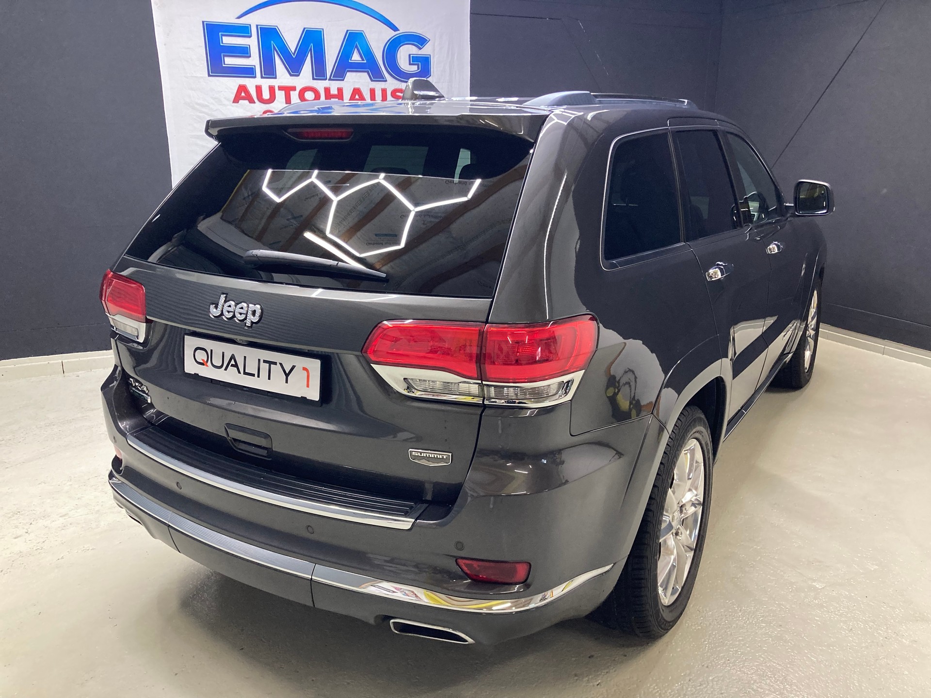JEEP Grand Cherokee 3.0 CRD Summit Automatic-image-5