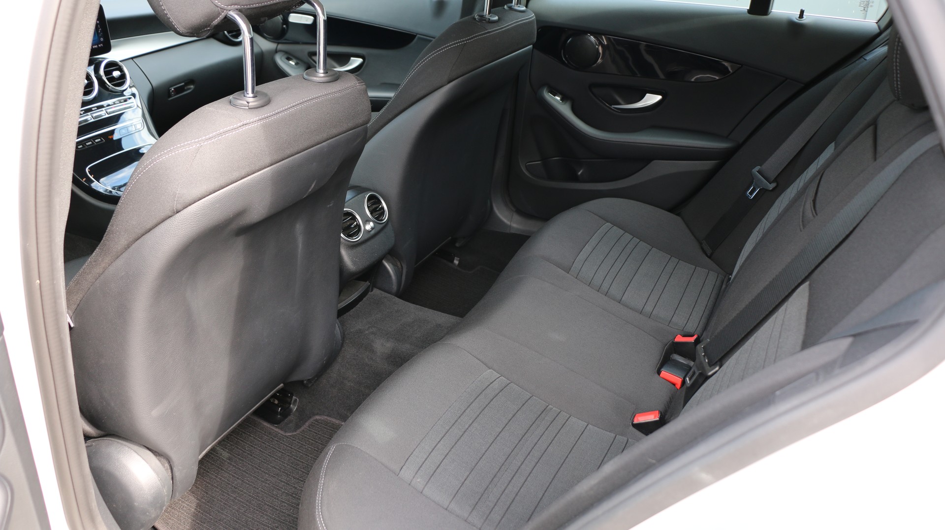 MERCEDES-BENZ C 200 4Matic-image-13