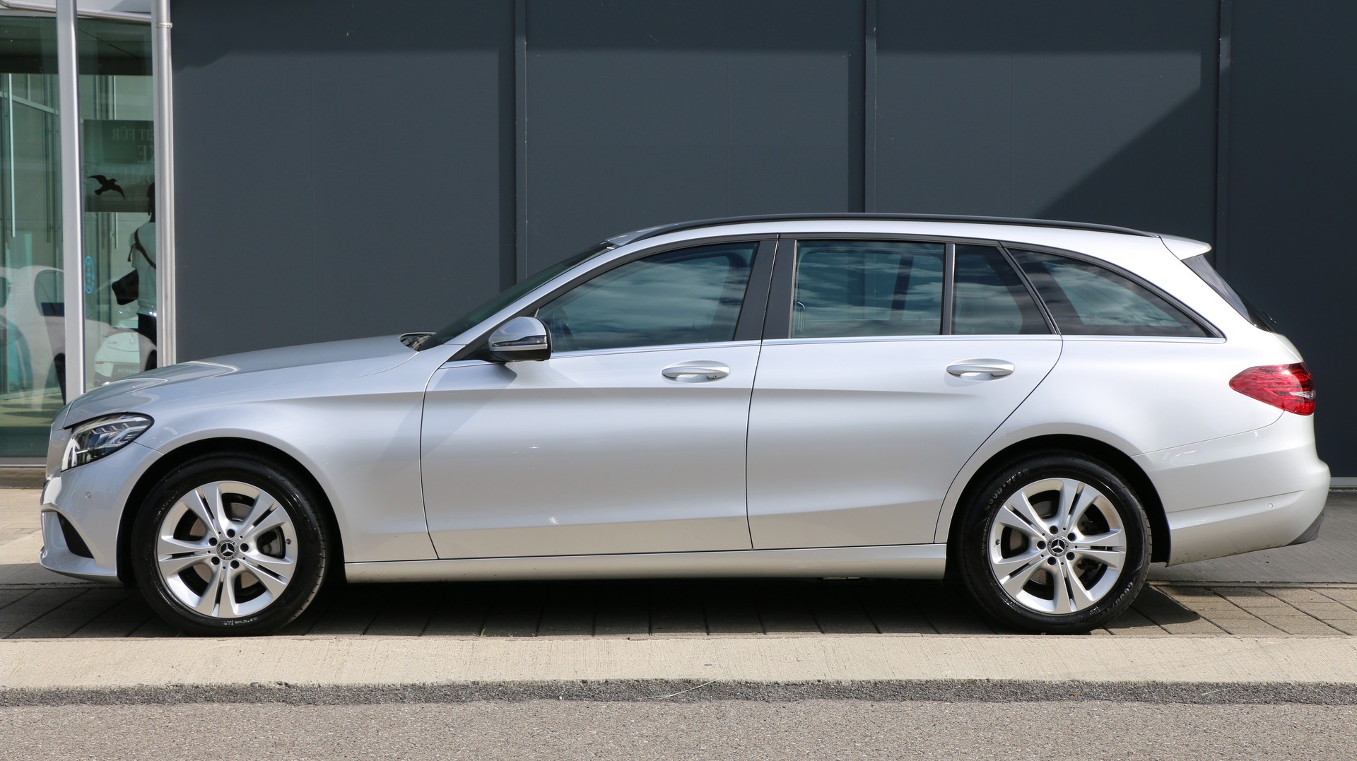 MERCEDES-BENZ C 200 4Matic-image-2