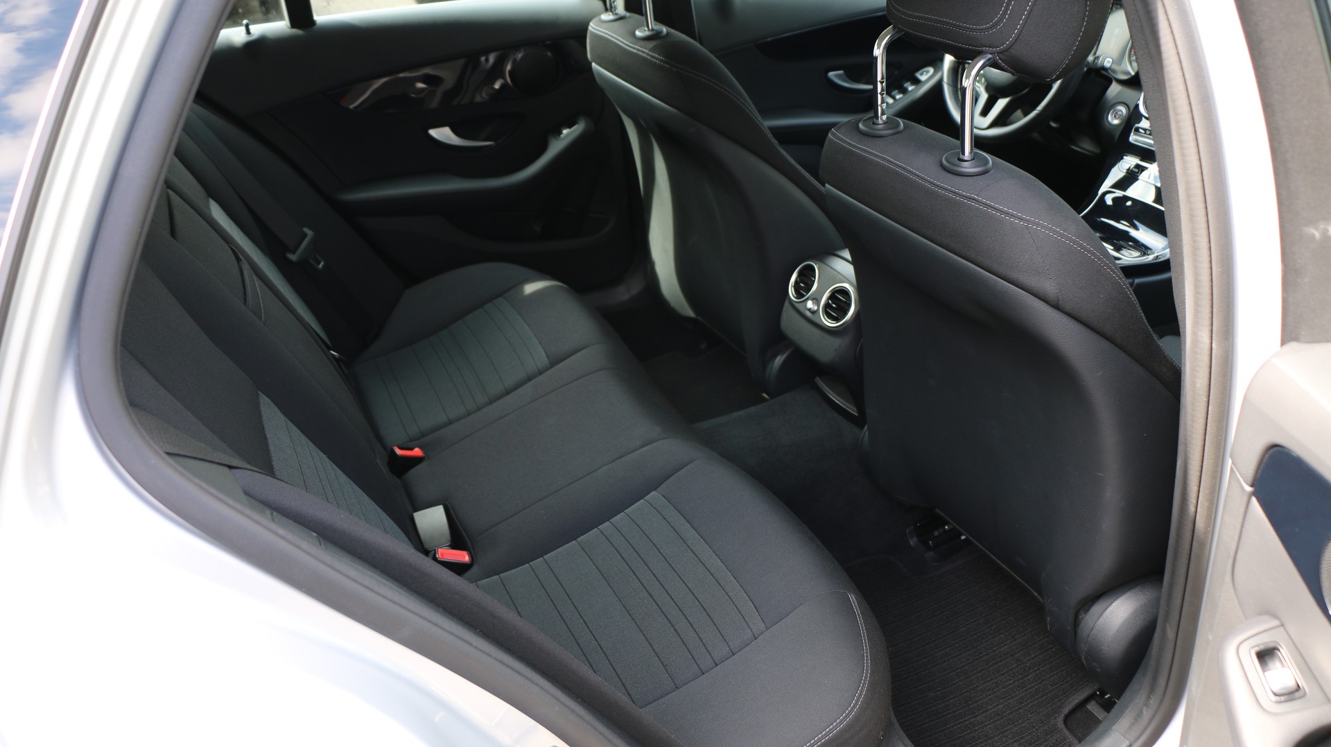 MERCEDES-BENZ C 200 4Matic-image-9