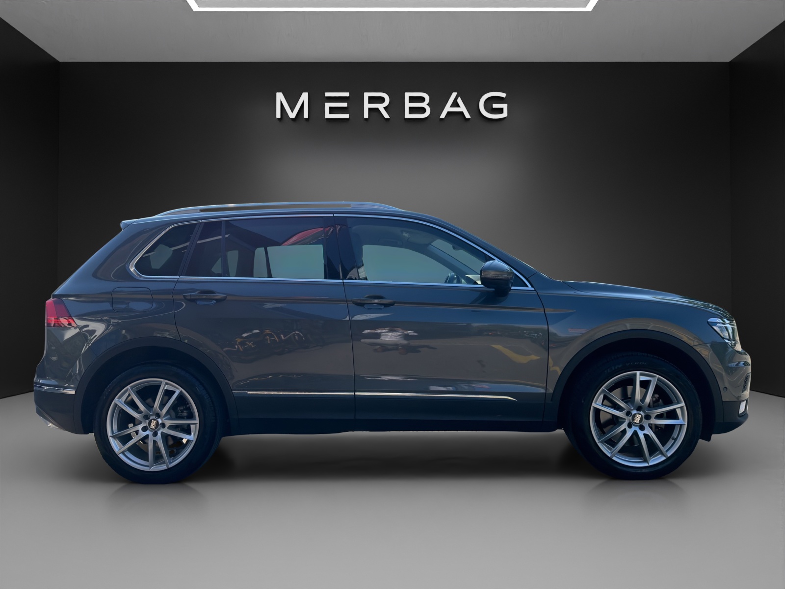 VW Tiguan 2.0TSI Highline 4Motion DSG-image-1