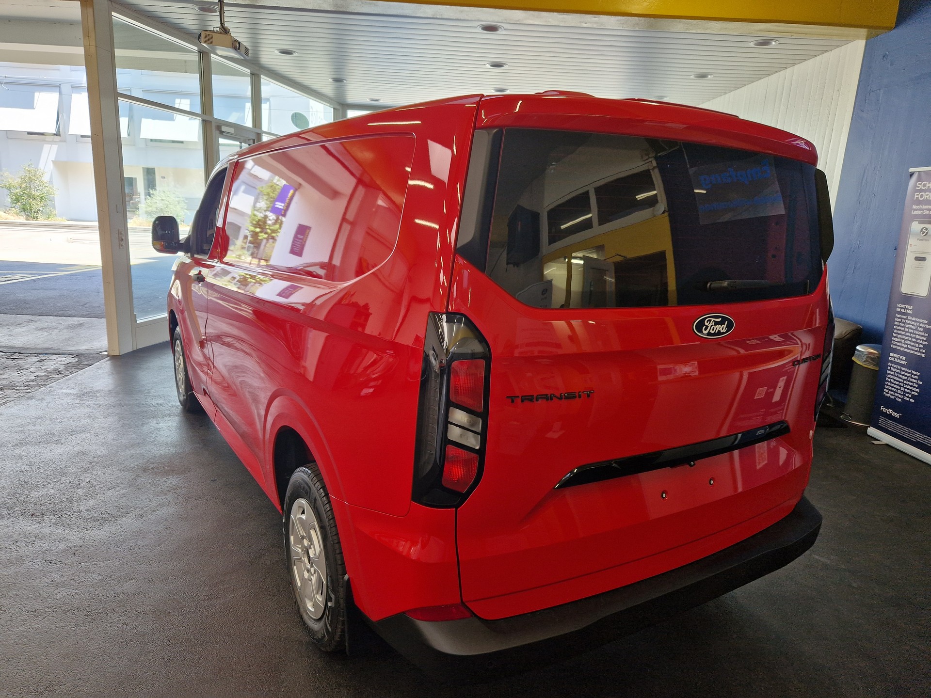 FORD Transit Custom Van 320 L1H1 Trend-image-2