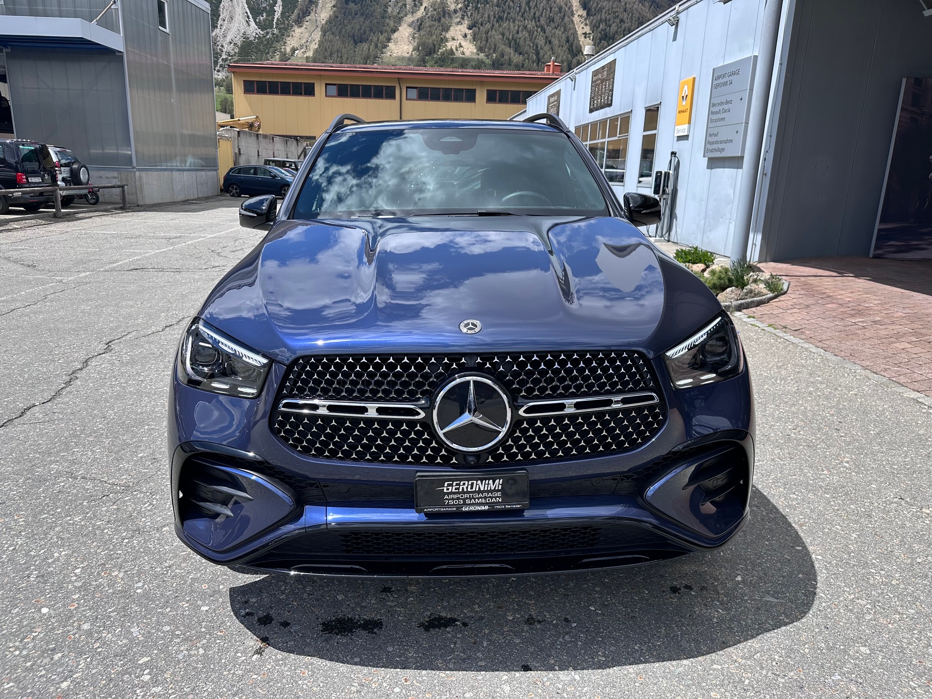 MERCEDES-BENZ GLE 350 de EQ Star AMG Line 4matic-showroom-element-3