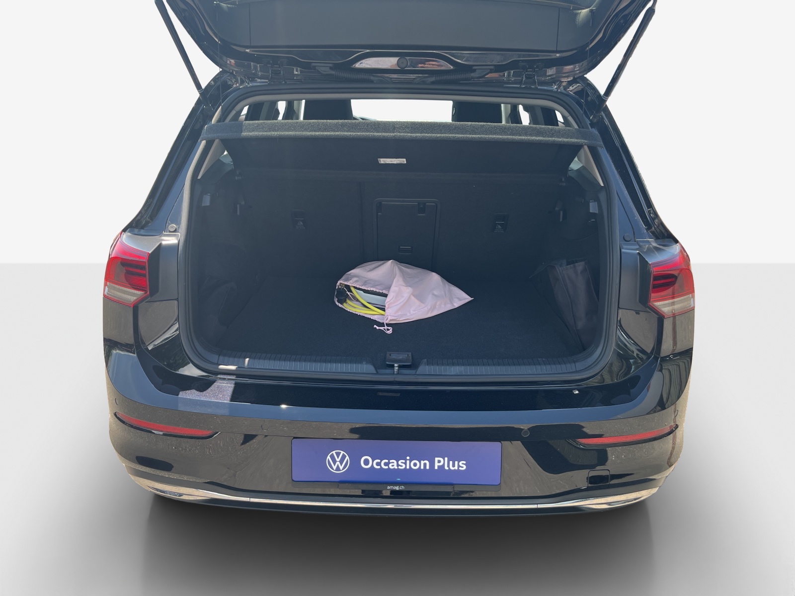 VW Golf 1.4 TSI PHEV Selection-image-10