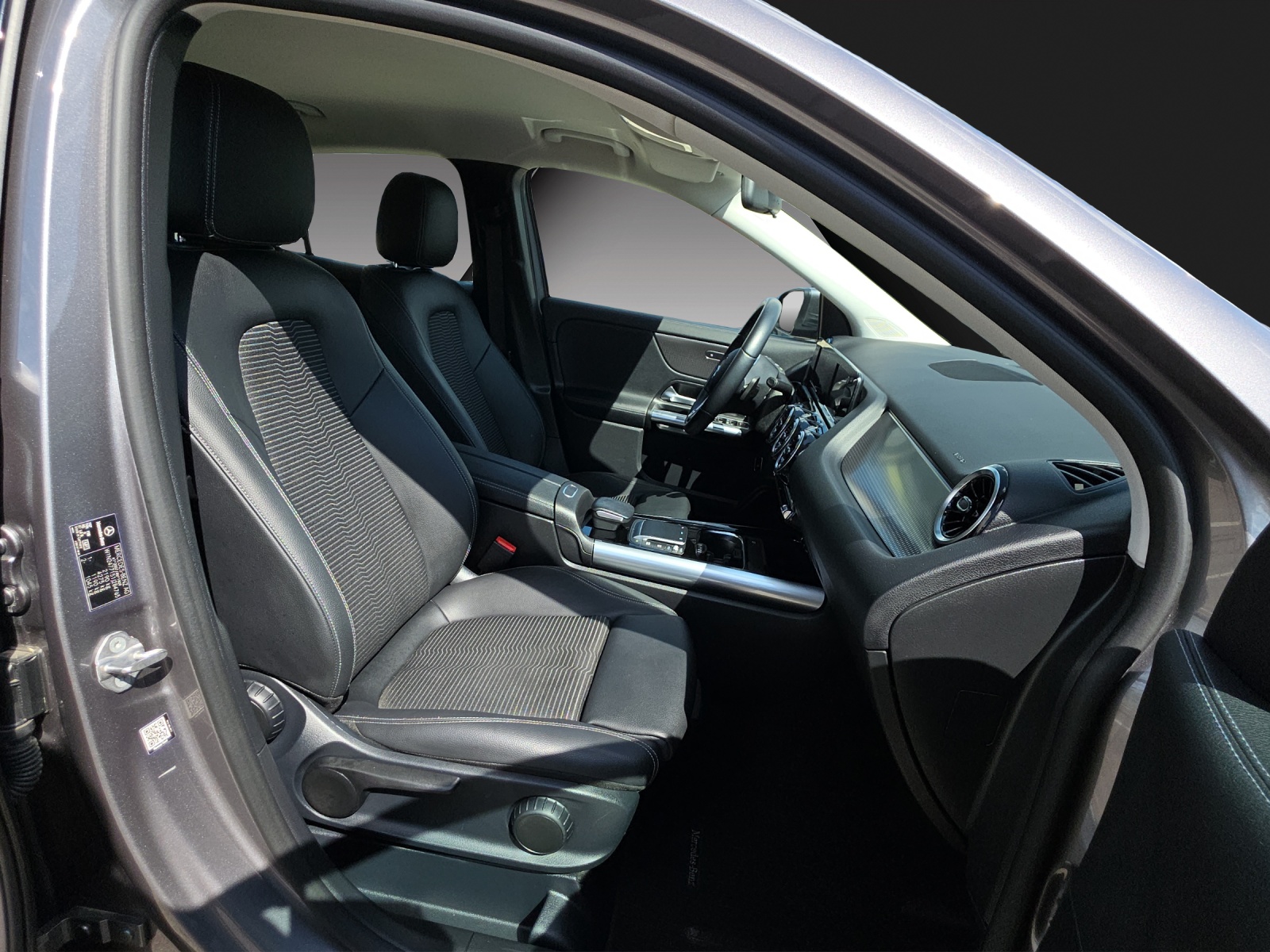 MERCEDES-BENZ GLA 220d 4Matic Progressive 8G-DCT-image-16