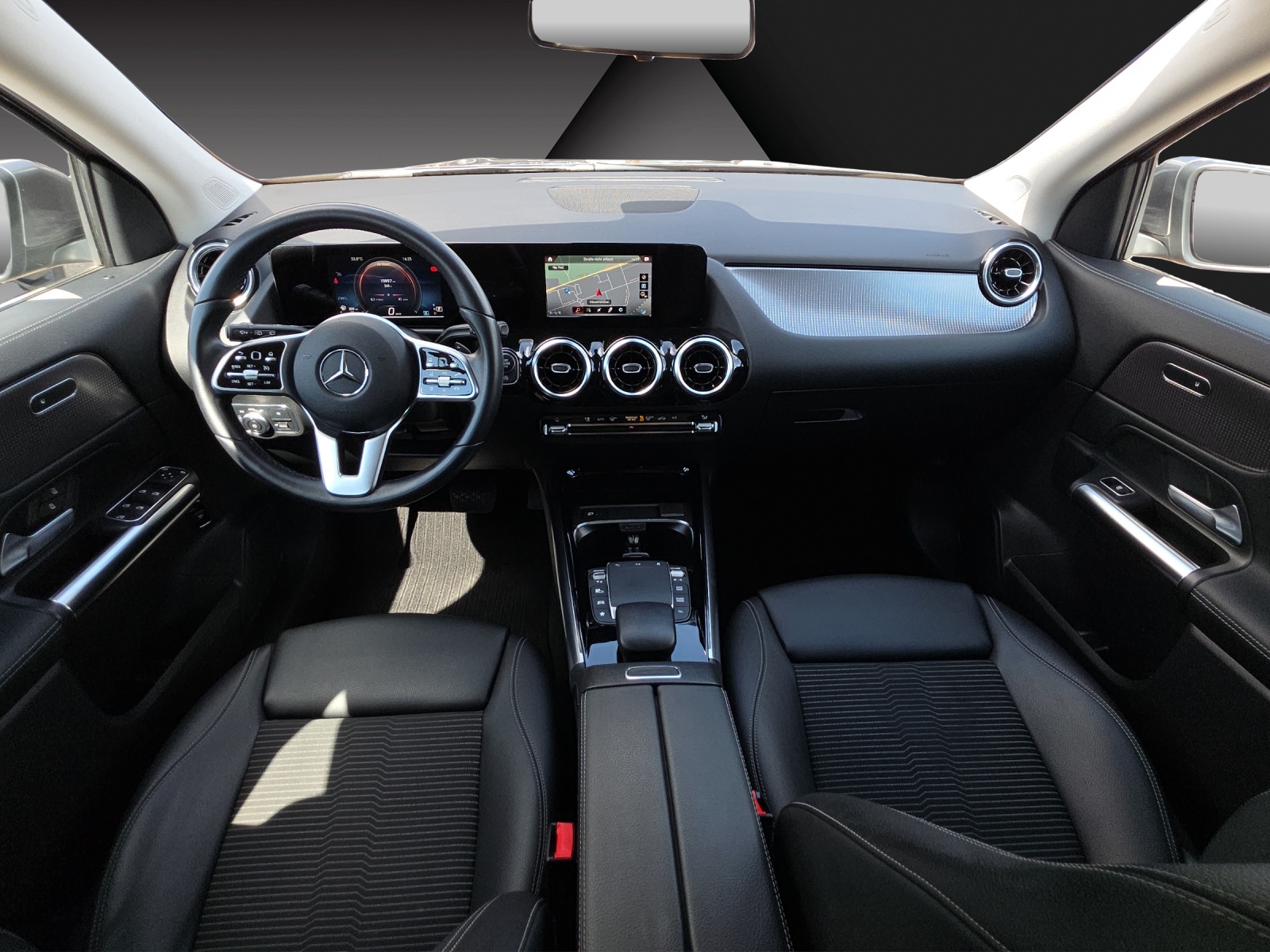 MERCEDES-BENZ GLA 220d 4Matic Progressive 8G-DCT-image-9