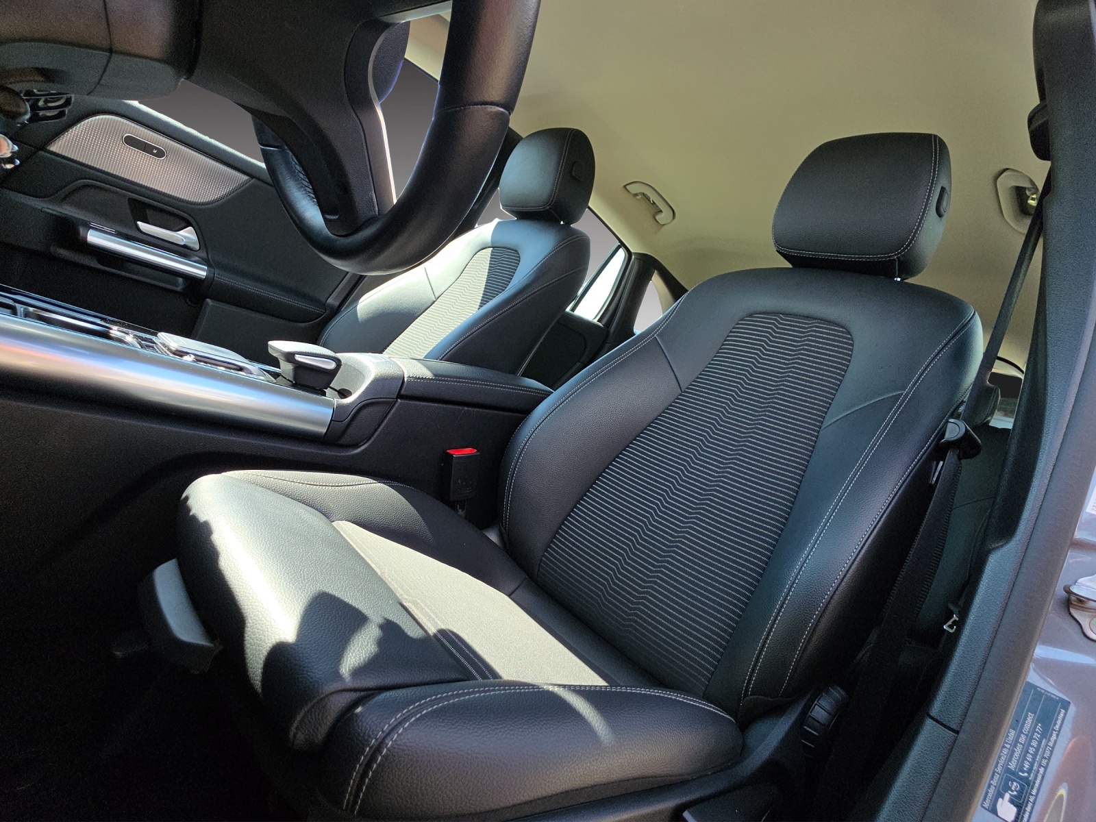 MERCEDES-BENZ GLA 220d 4Matic Progressive 8G-DCT-image-13