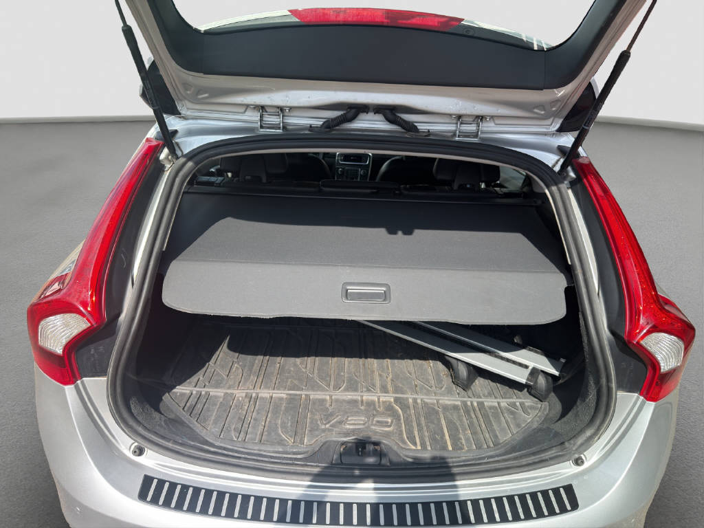 VOLVO V60 3.0 T6 Summum AWD-image-11