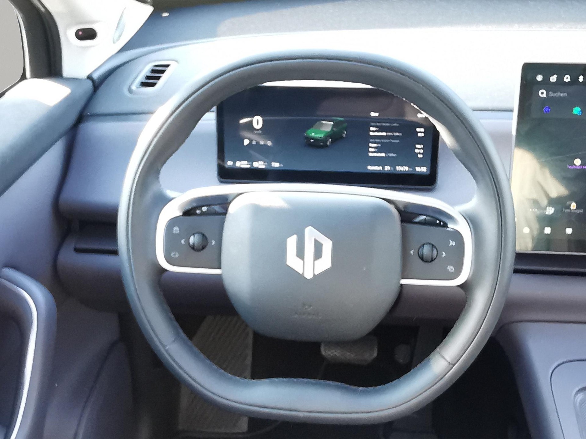 LEAPMOTOR C10 1.5 REEV Design-image-4