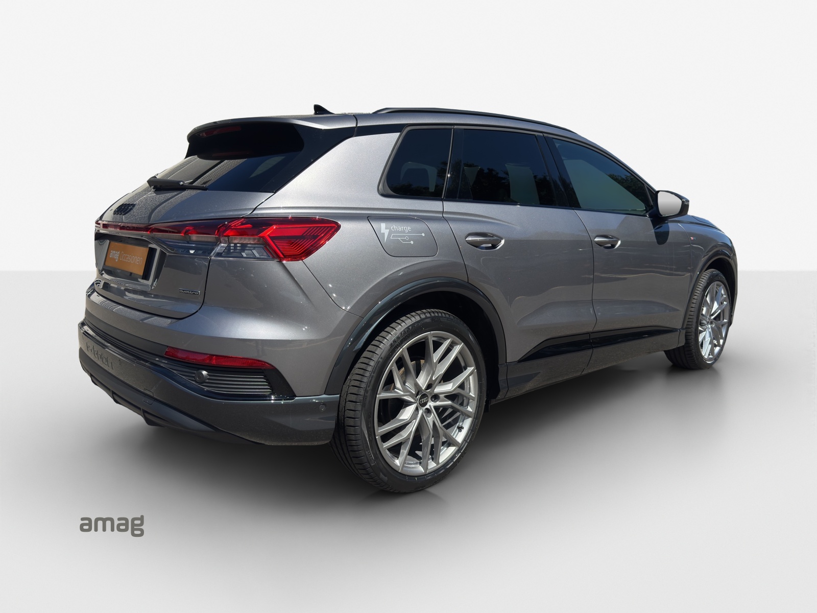 AUDI Q4 e-tron 45 Attraction quattro-image-4