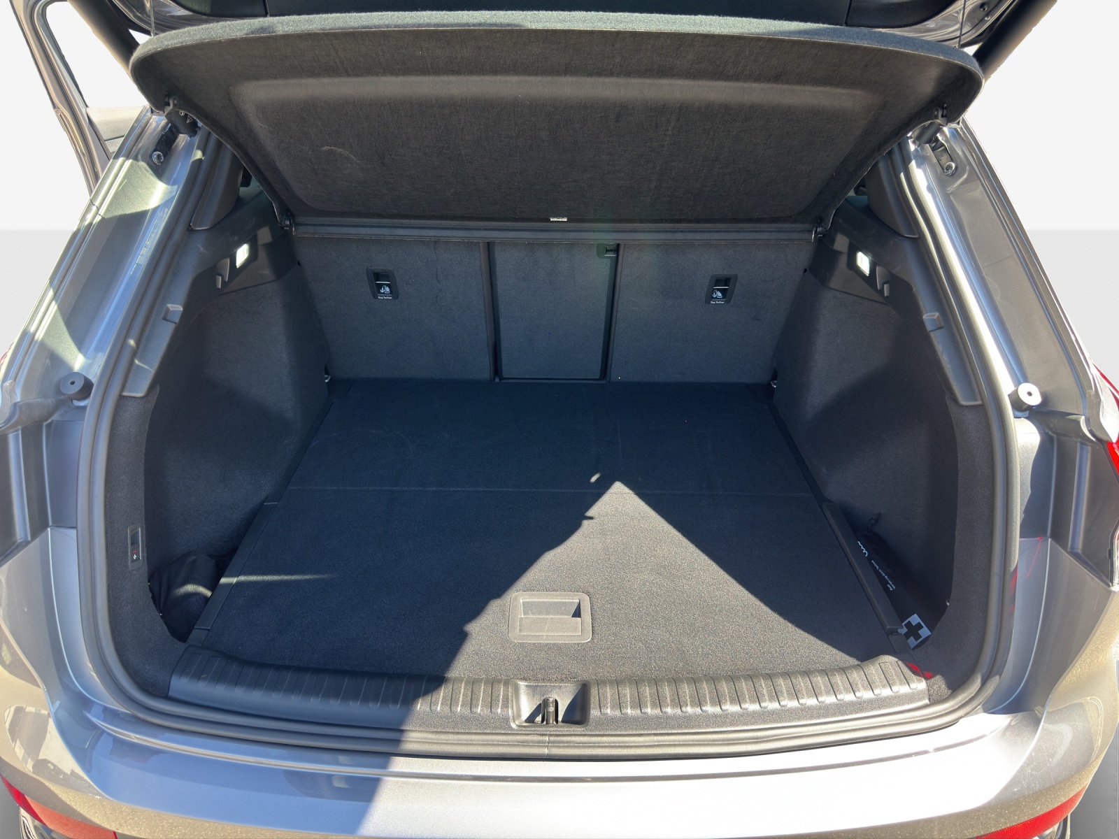 AUDI Q4 e-tron 45 Attraction quattro-image-12