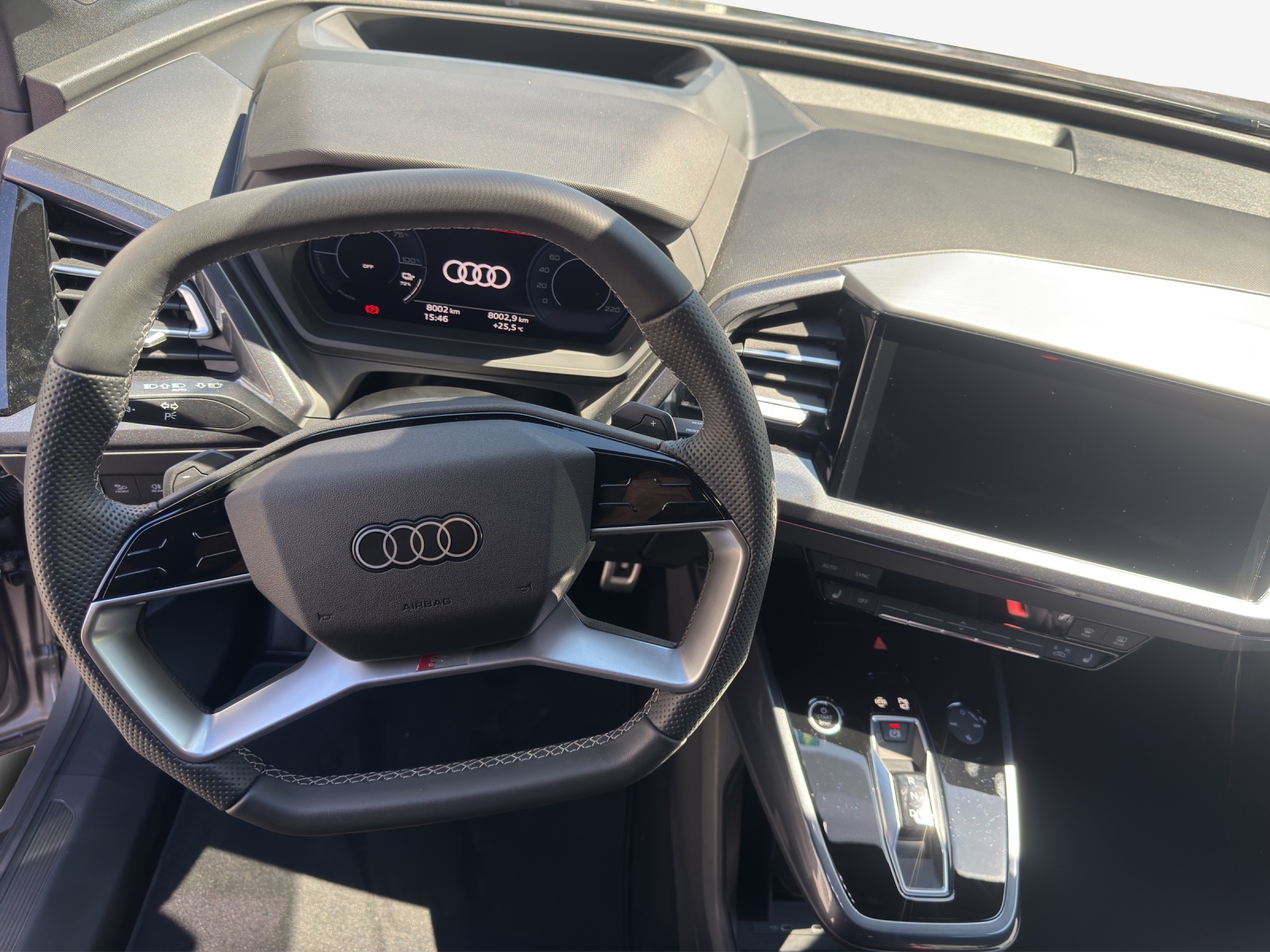 AUDI Q4 e-tron 45 Attraction quattro-image-10