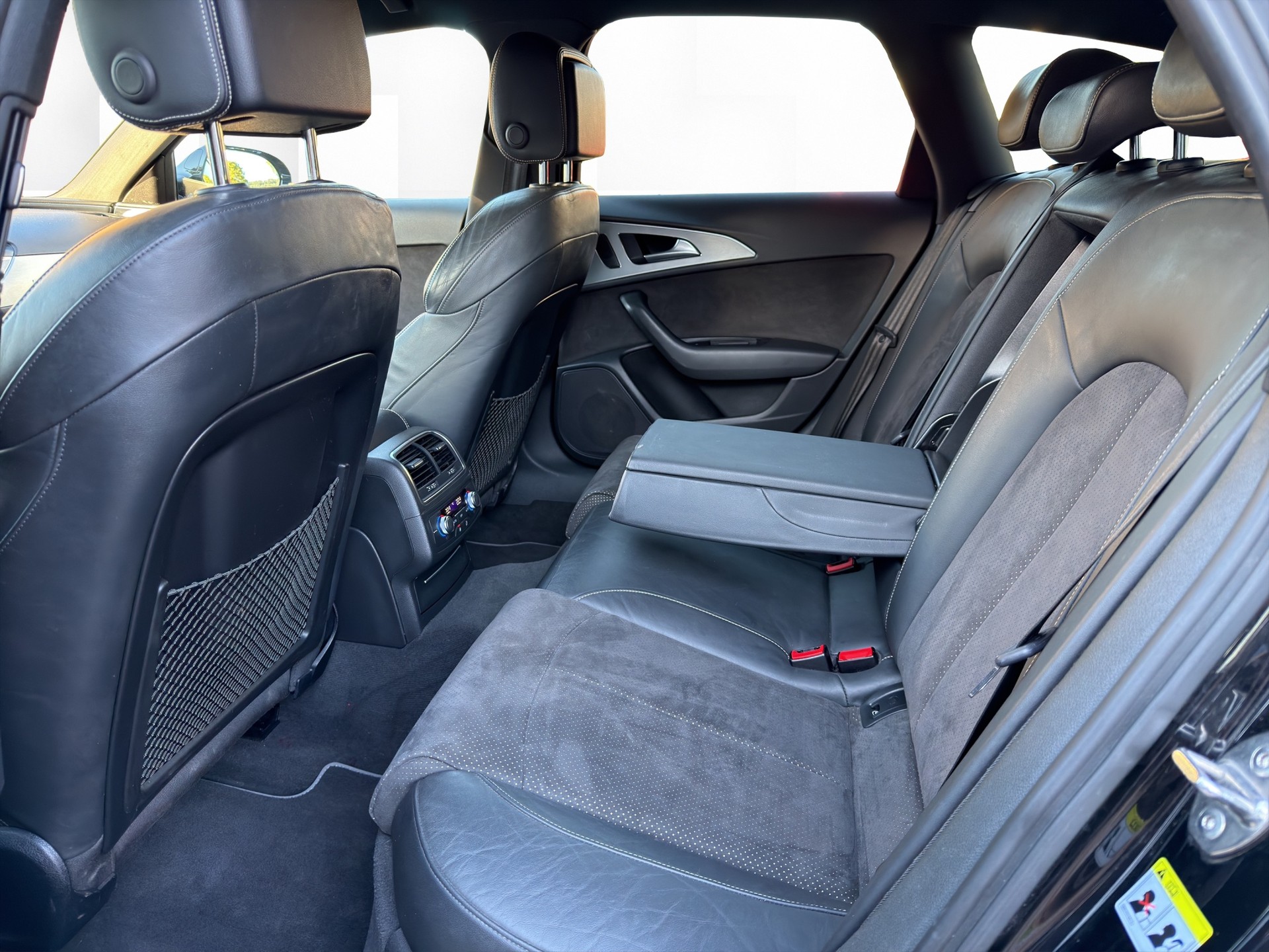 AUDI A6 Avant 3.0 TDI V6 quattro S-tronic-image-11