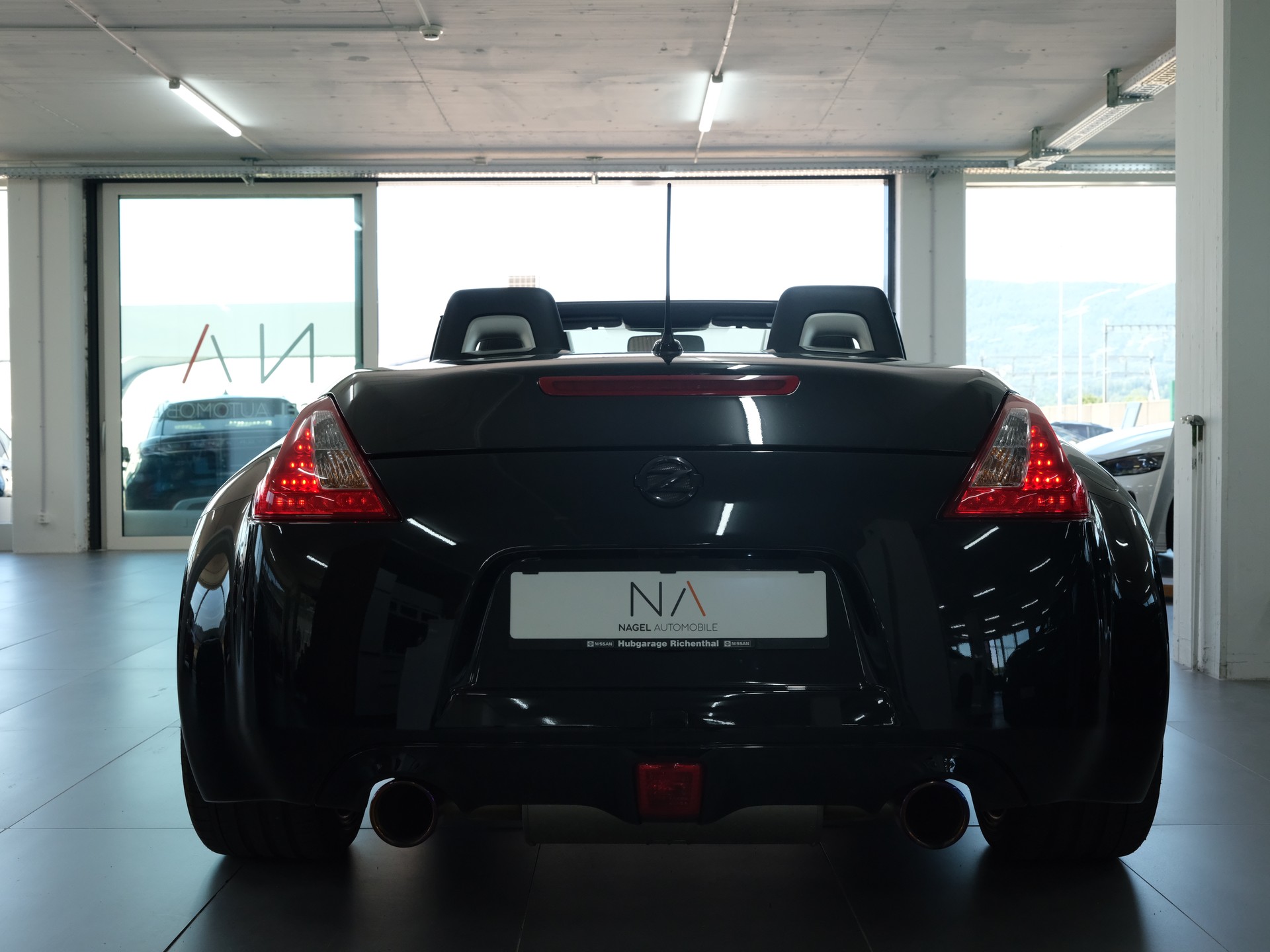 NISSAN 370 Z Roadster Pack *Sportabgassanlage*-image-3