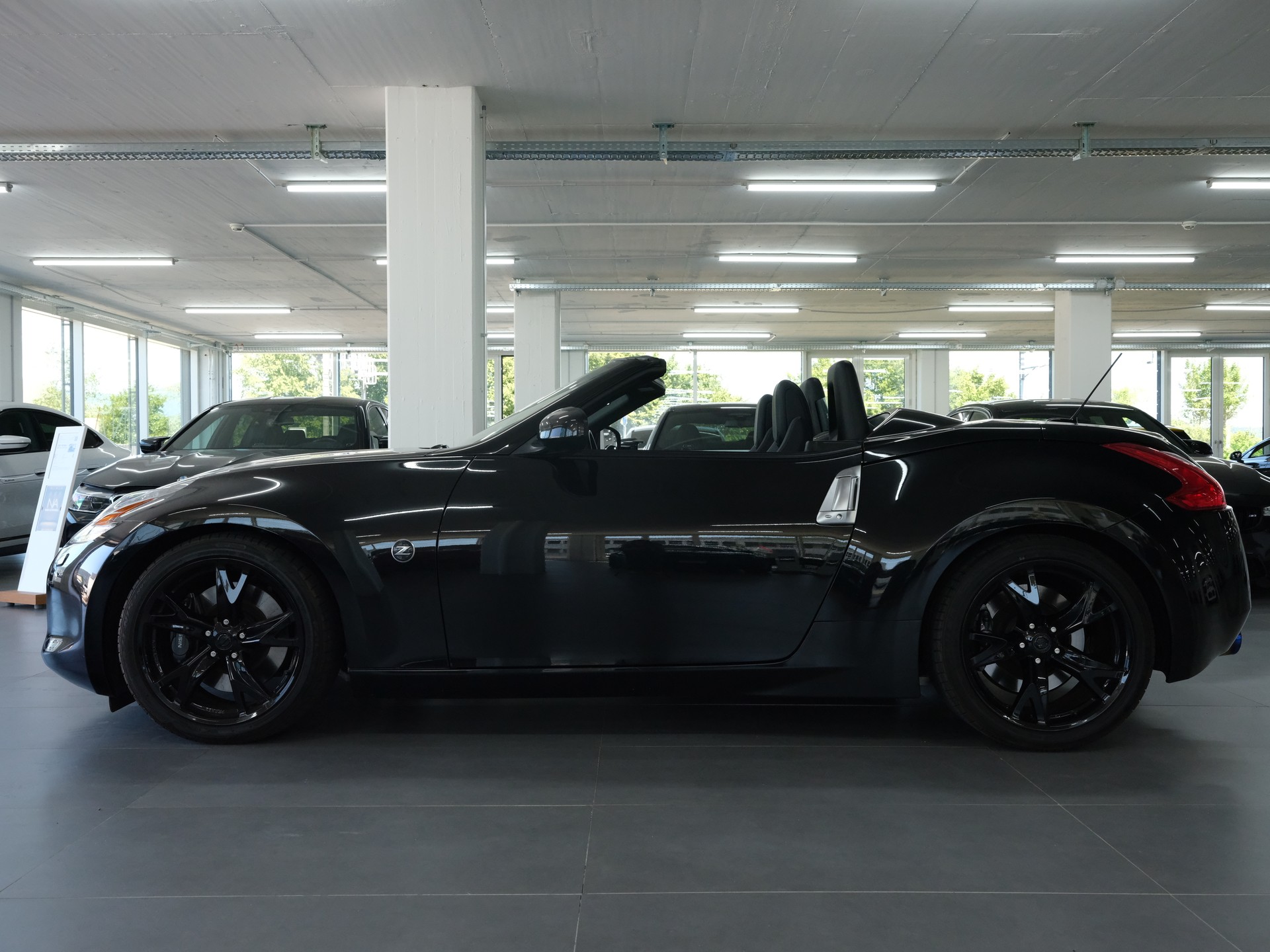 NISSAN 370 Z Roadster Pack *Sportabgassanlage*-image-5