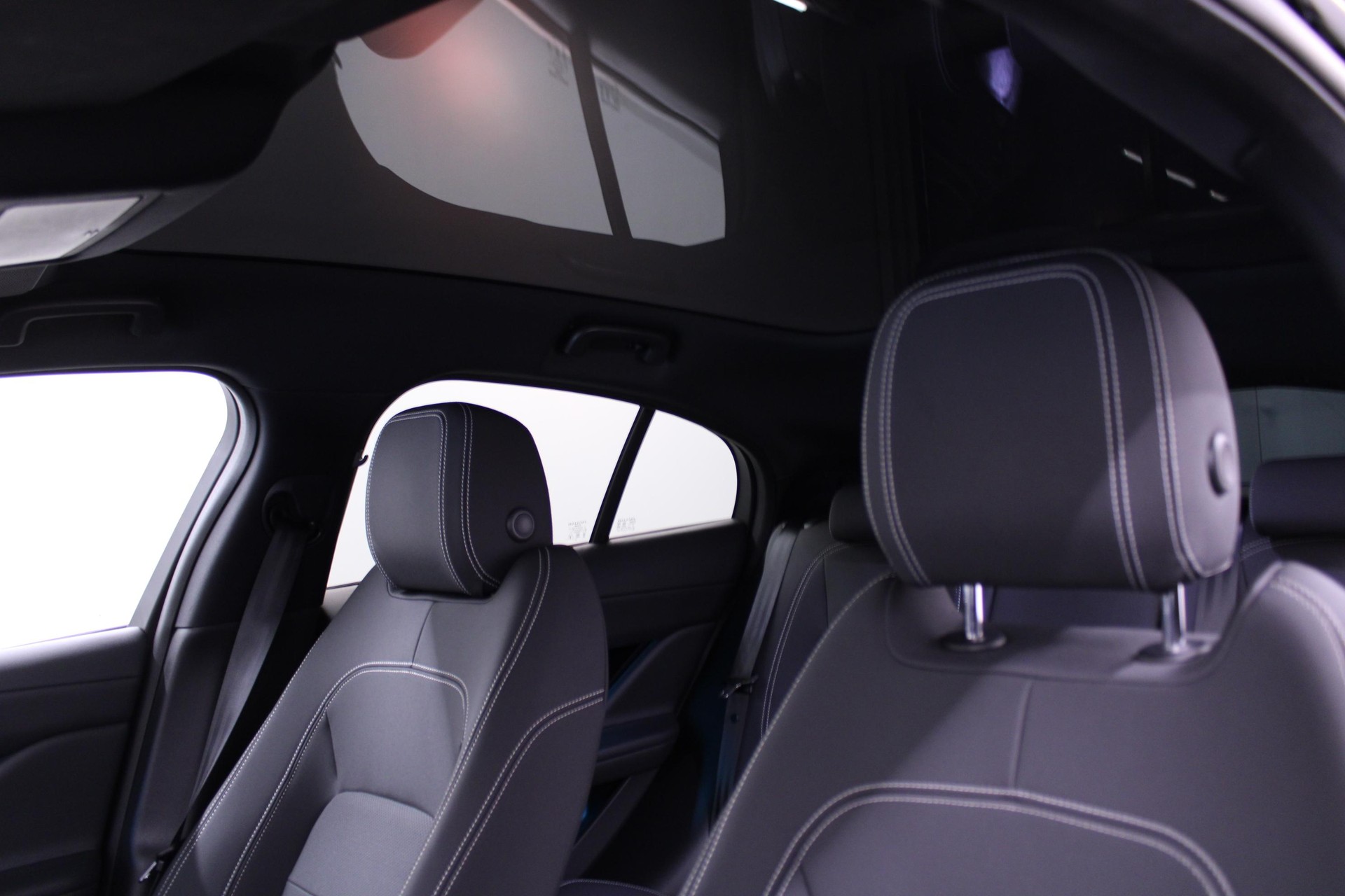 JAGUAR I-Pace EV400 S AWD *LEASING 0.99%*-image-7