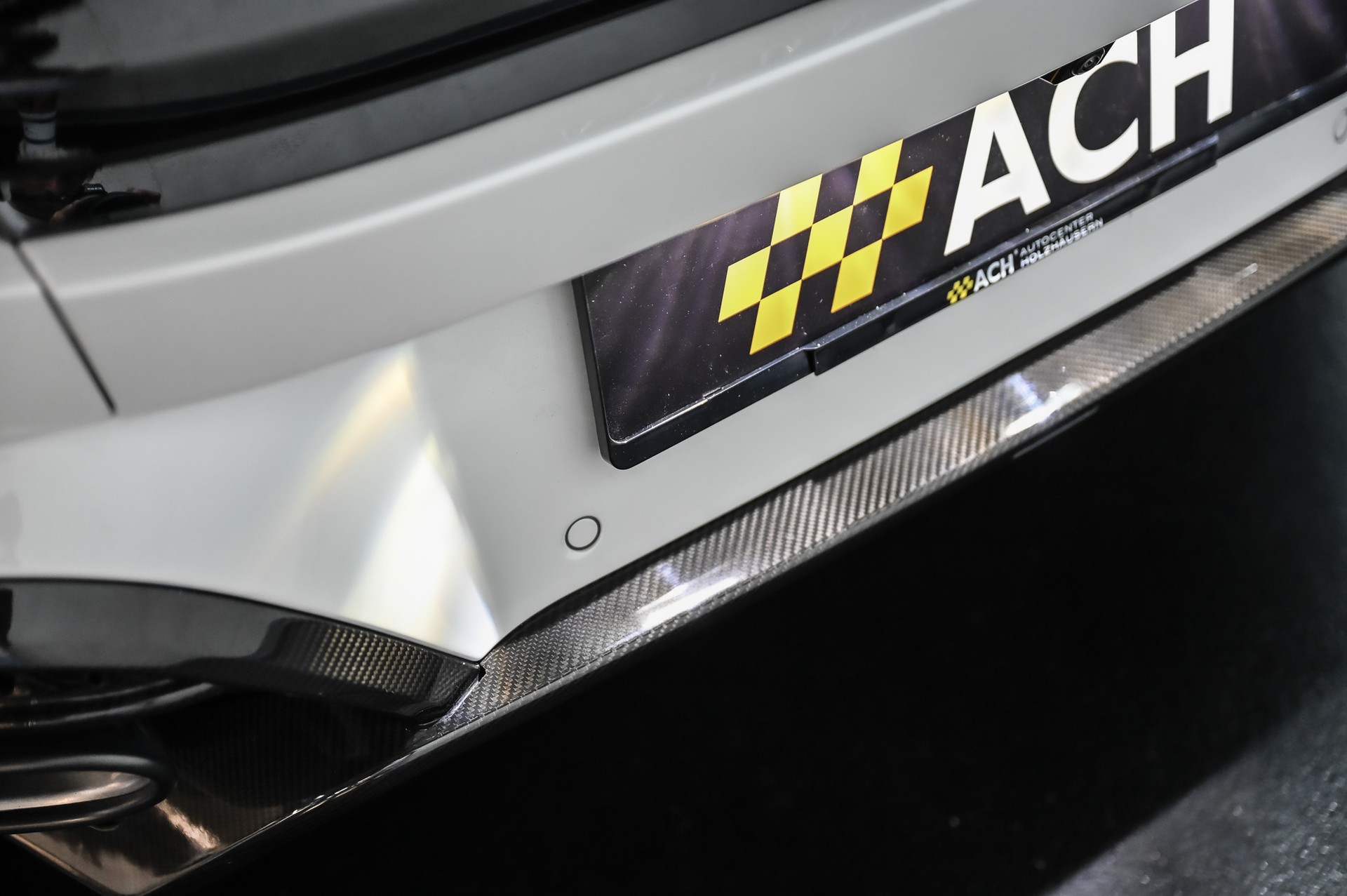 ASTON MARTIN Vanquish 5.2 V12 Bi-Turbo-image-22
