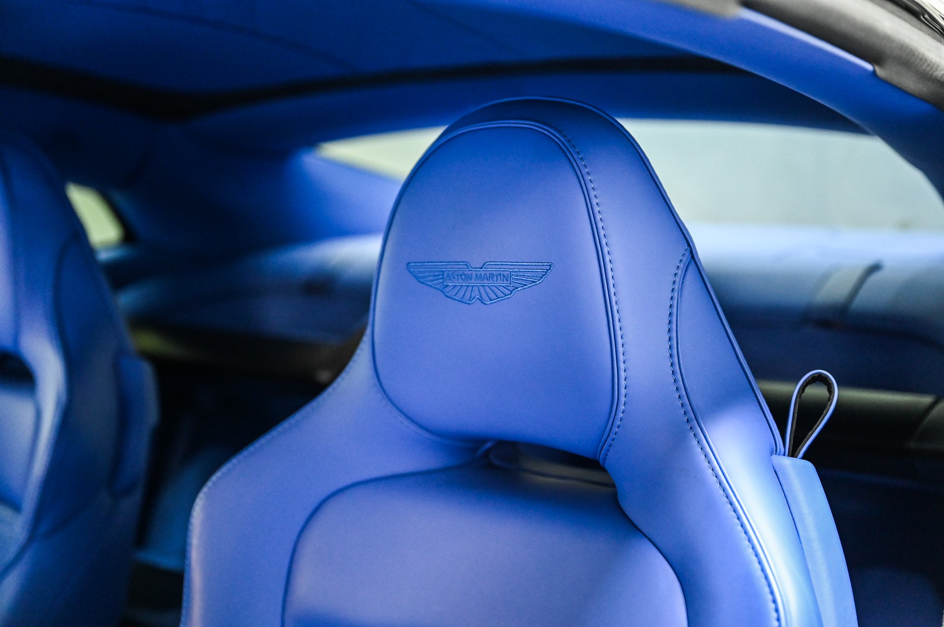 ASTON MARTIN Vanquish 5.2 V12 Bi-Turbo-image-32