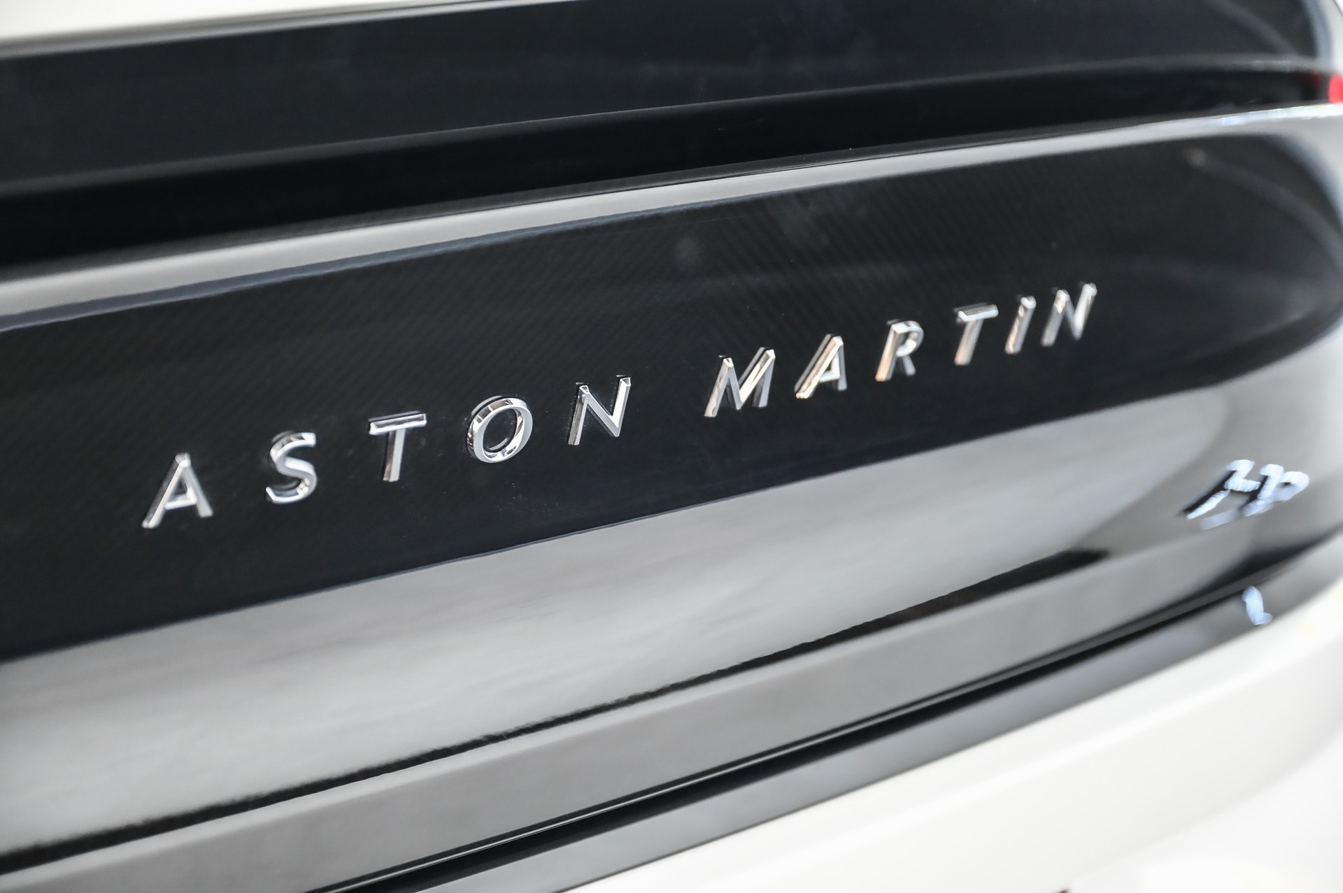 ASTON MARTIN Vanquish 5.2 V12 Bi-Turbo-image-20
