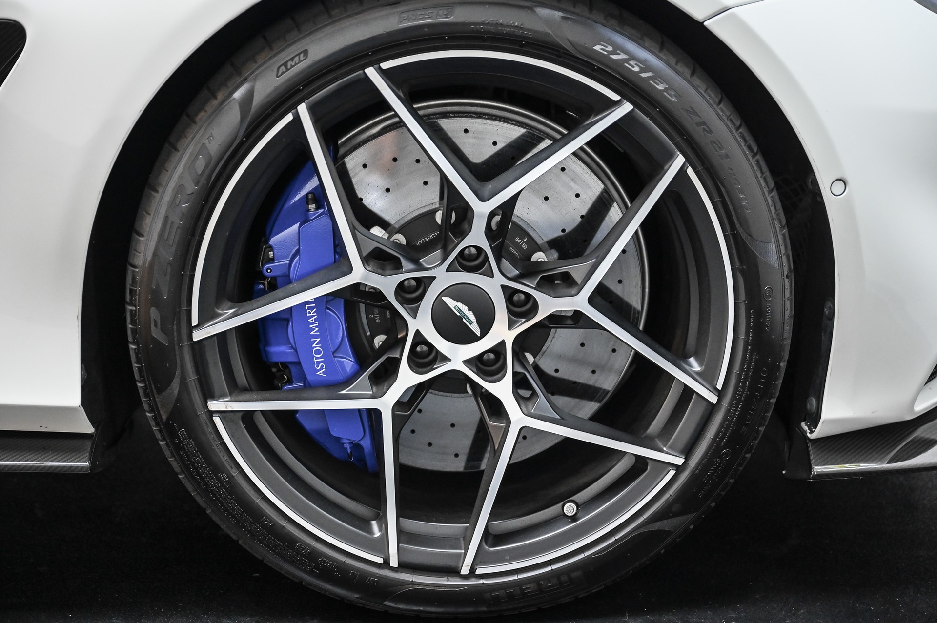 ASTON MARTIN Vanquish 5.2 V12 Bi-Turbo-image-15